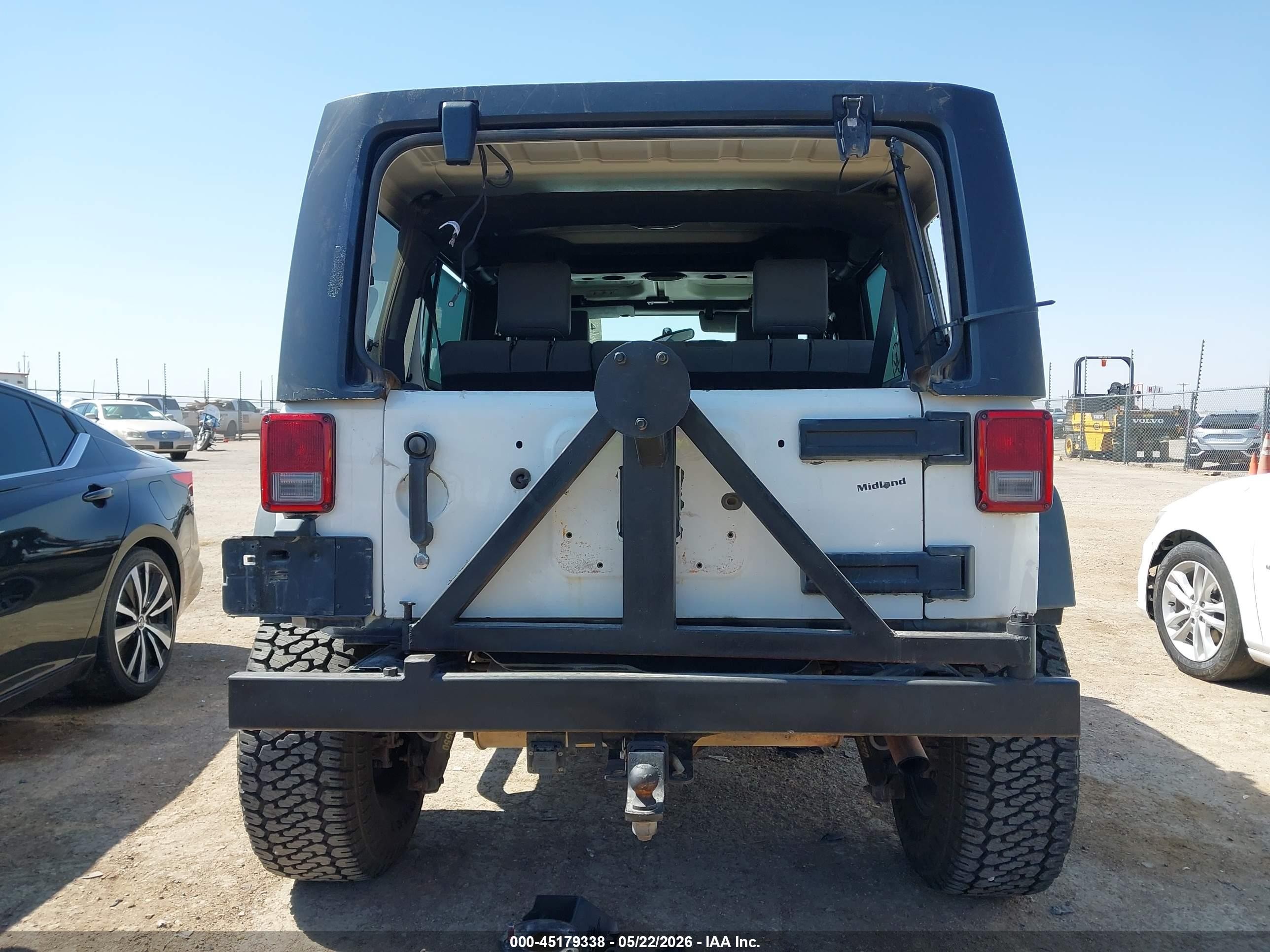 2008 Jeep Wrangler Unlimited X White vin: 1J4GA39178L647797