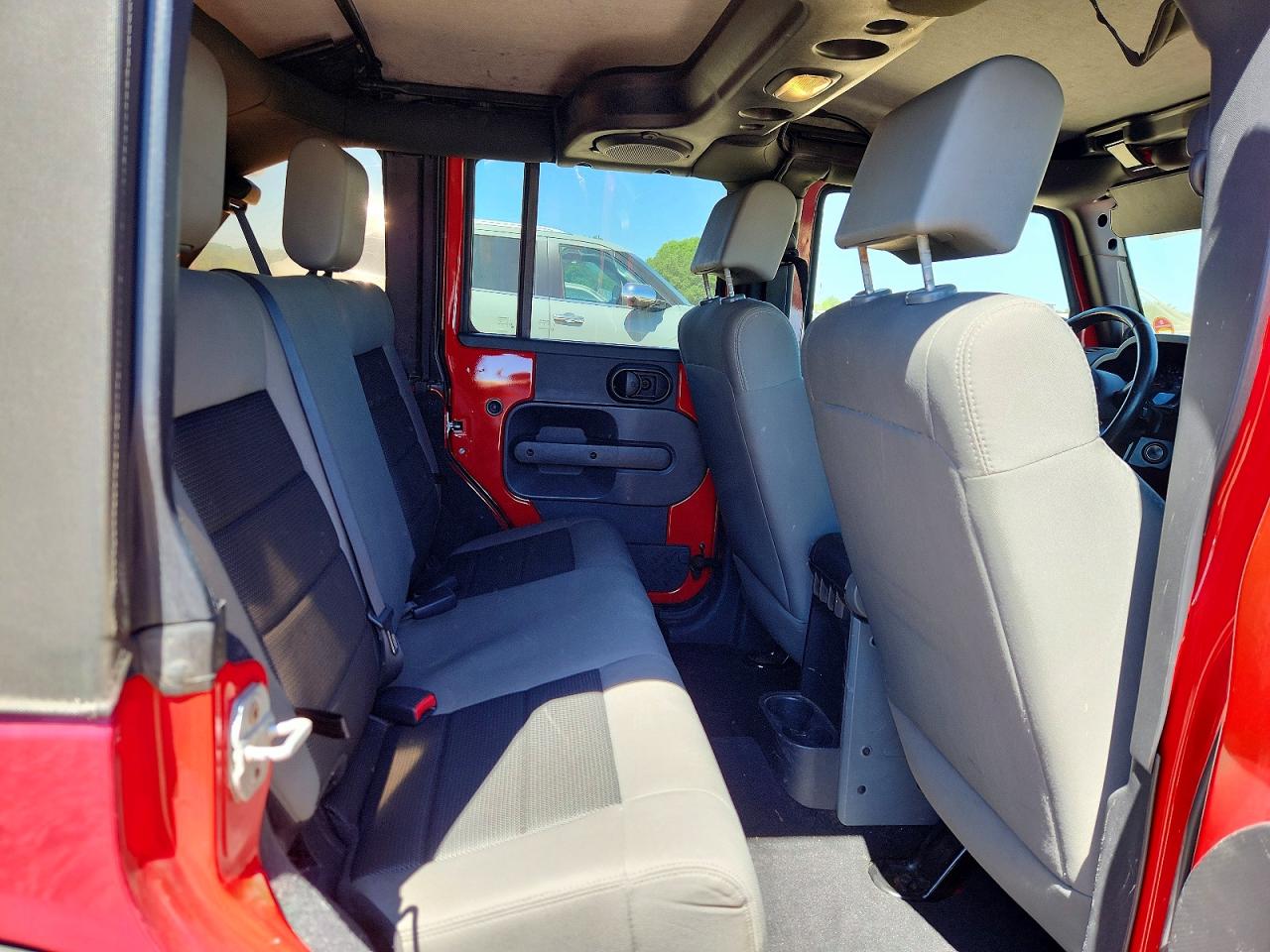 2009 Jeep Wrangler Unlimited X Red vin: 1J4GA39179L704033
