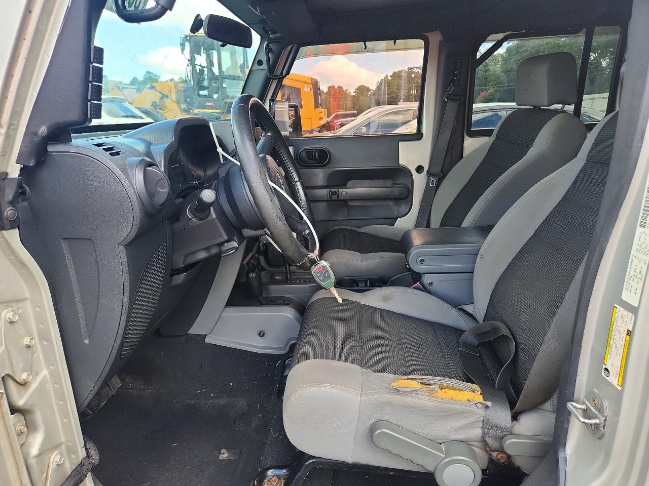 2007 Jeep Wrangler X Серебряный vin: 1J4GA39187L123203