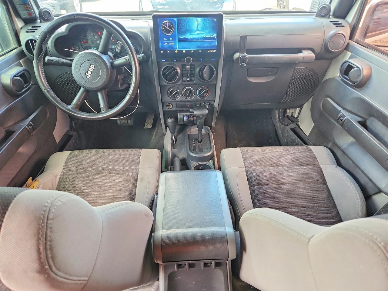 2007 Jeep Wrangler X Серебряный vin: 1J4GA39187L123203
