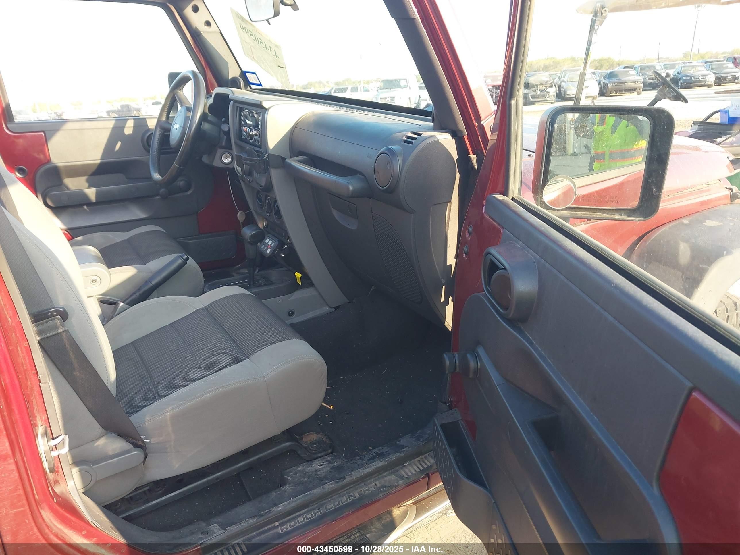 2007 Jeep Wrangler Unlimited X Темно-бордовый vin: 1J4GA39187L140227
