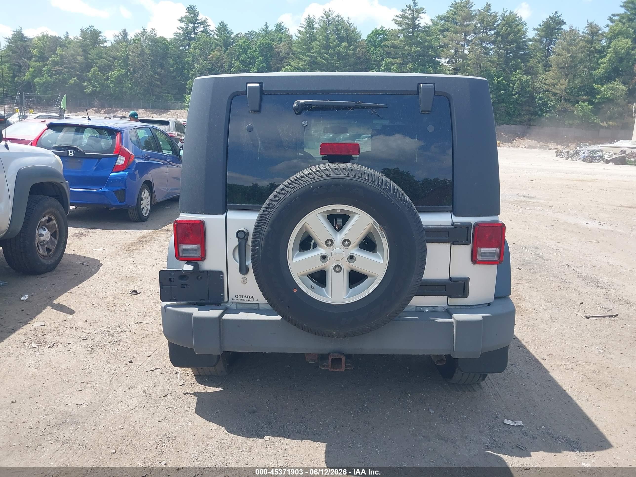2008 Jeep Wrangler Unlimited X Silver vin: 1J4GA39188L501652