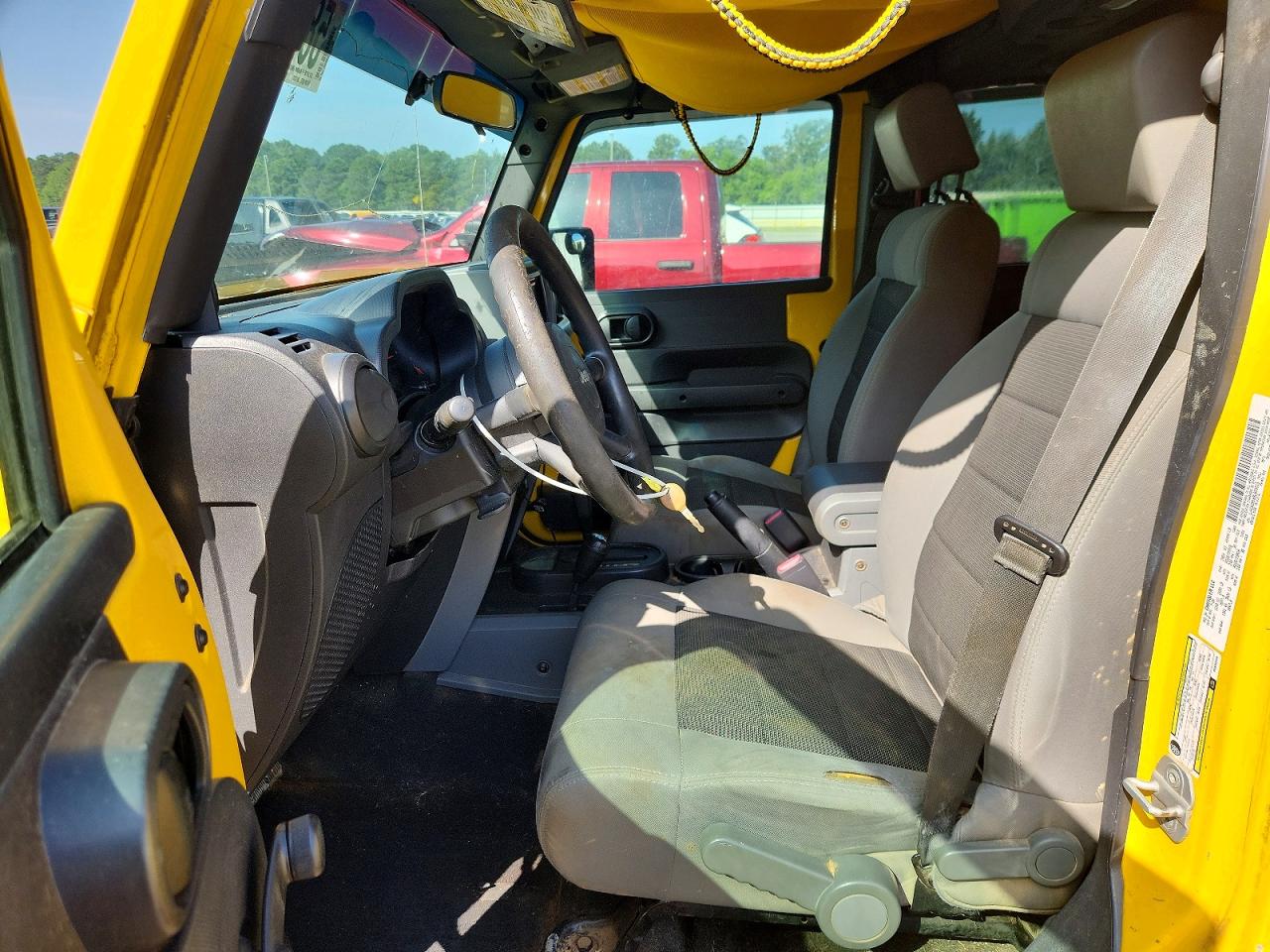 2008 Jeep Wrangler Unlimited X Yellow vin: 1J4GA39188L650515