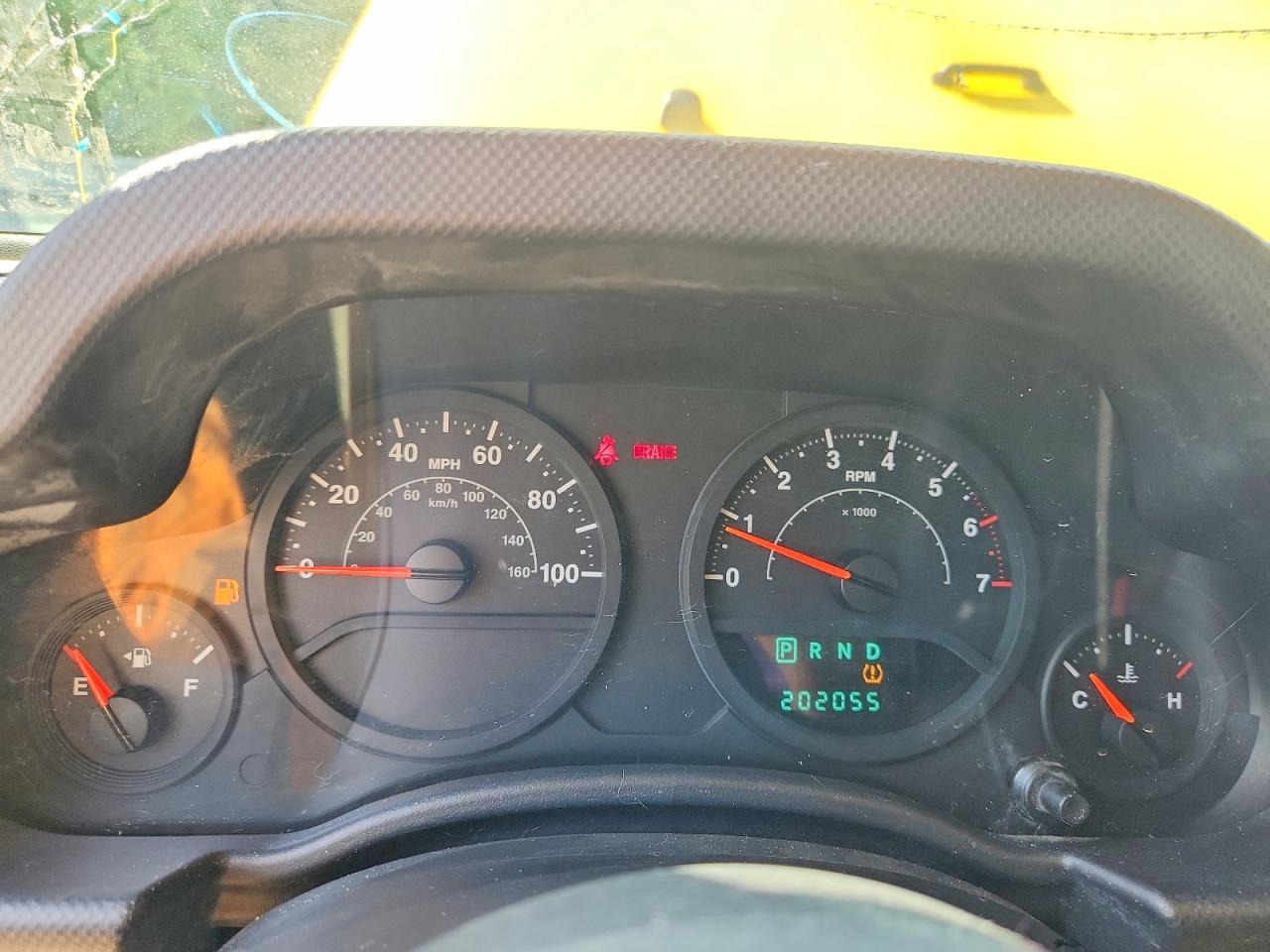 2008 Jeep Wrangler Unlimited X Yellow vin: 1J4GA39188L650515