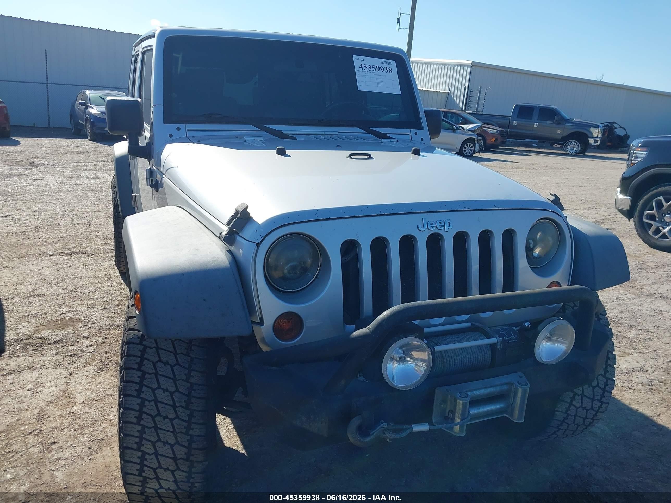 2009 Jeep Wrangler Unlimited X Silver vin: 1J4GA39189L768243