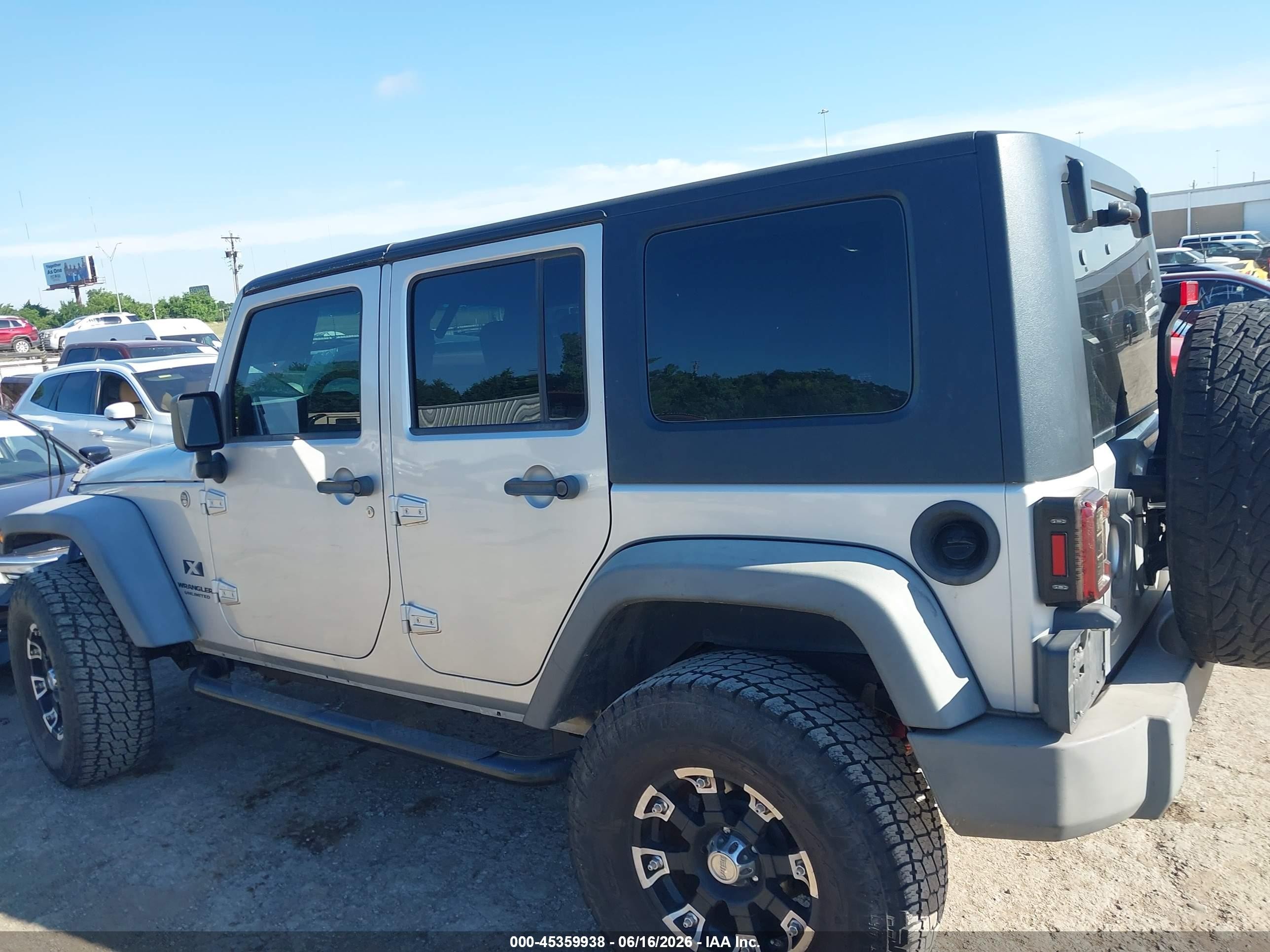 2009 Jeep Wrangler Unlimited X Silver vin: 1J4GA39189L768243