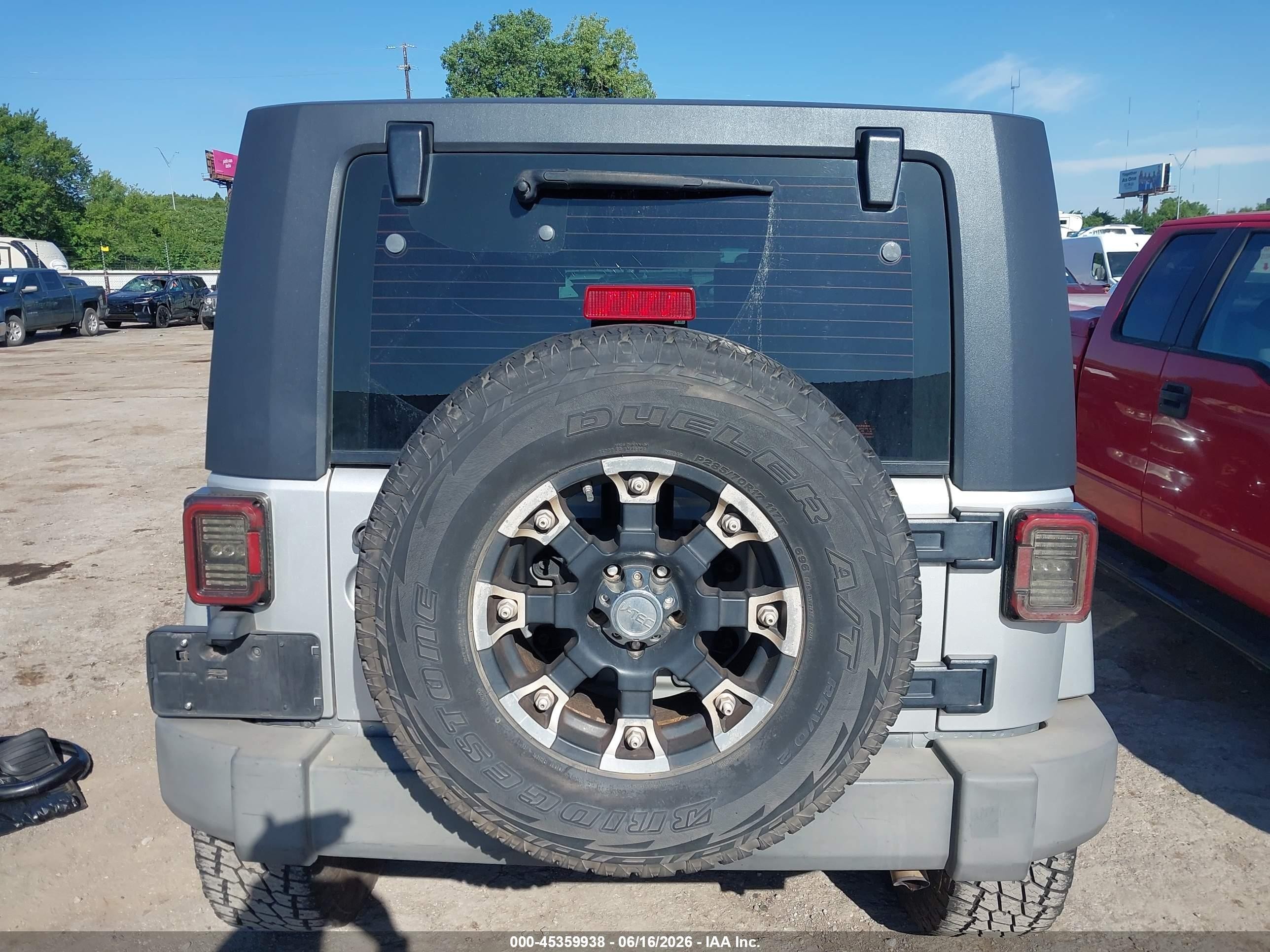 2009 Jeep Wrangler Unlimited X Silver vin: 1J4GA39189L768243