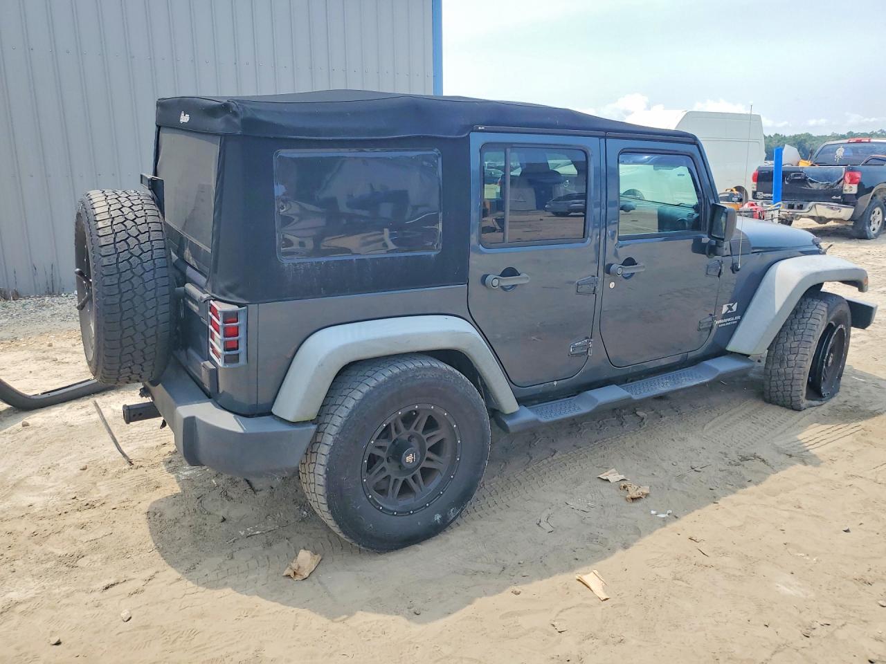 2007 Jeep Wrangler X Charcoal vin: 1J4GA39197L172541
