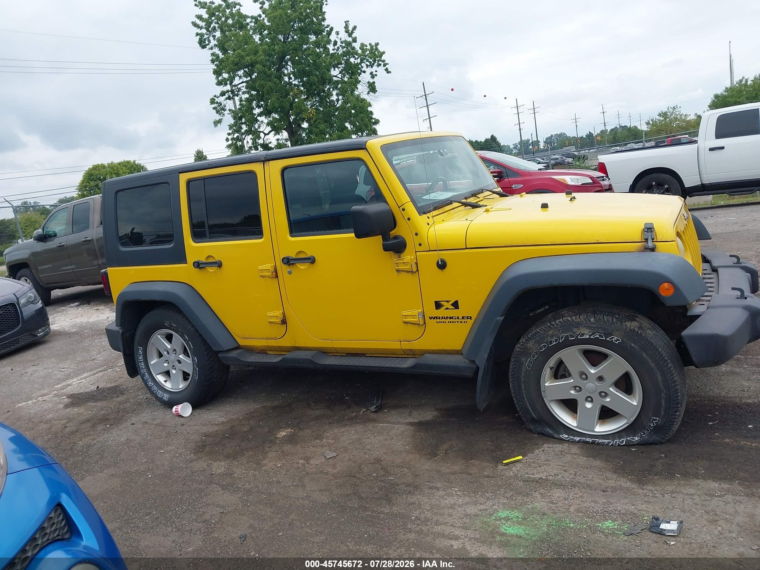 2008 Jeep Wrangler Unlimited X Yellow vin: 1J4GA39198L519447