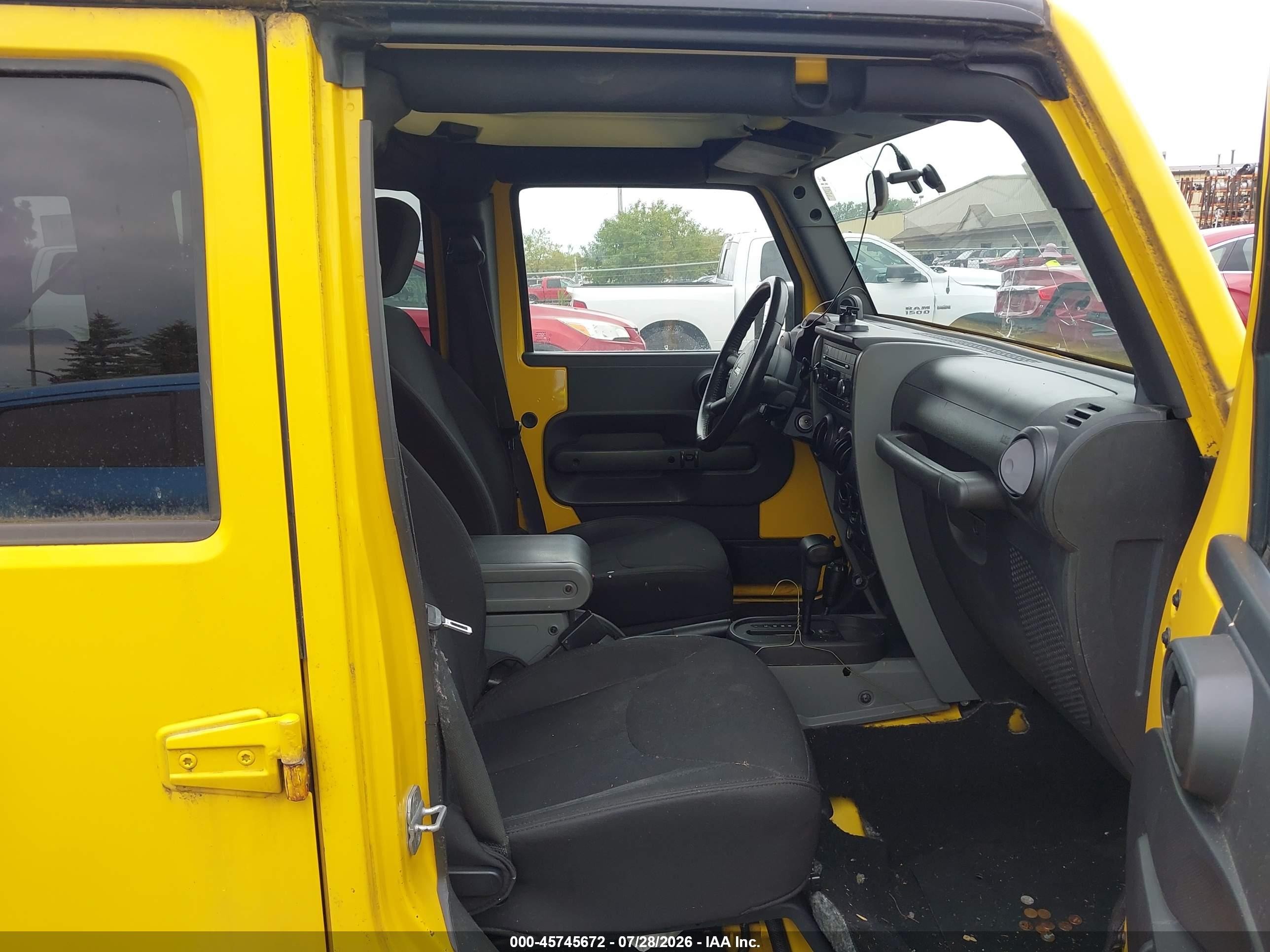 2008 Jeep Wrangler Unlimited X Yellow vin: 1J4GA39198L519447