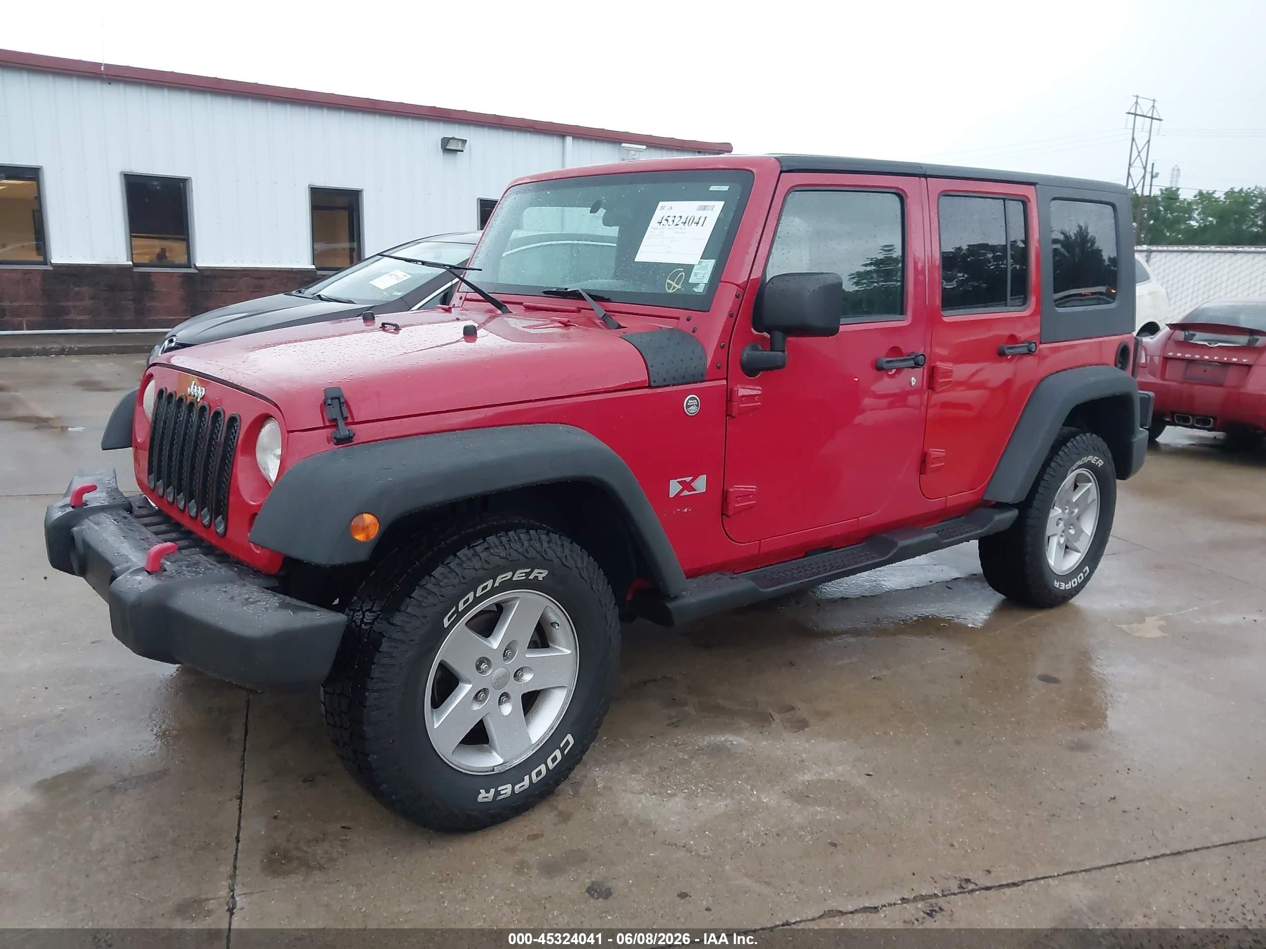 2008 Jeep Wrangler Unlimited X Красный vin: 1J4GA39198L636400
