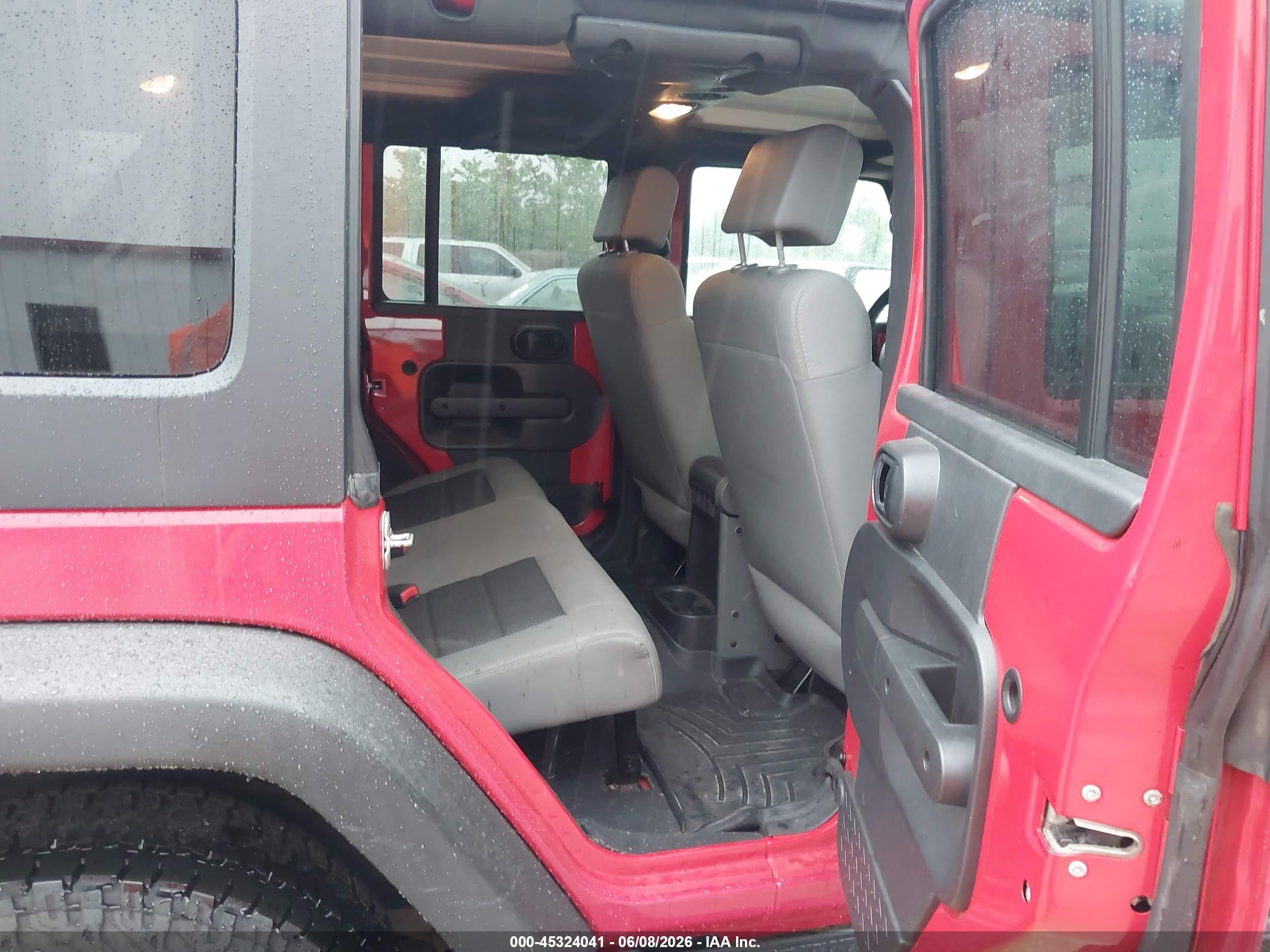 2008 Jeep Wrangler Unlimited X Красный vin: 1J4GA39198L636400