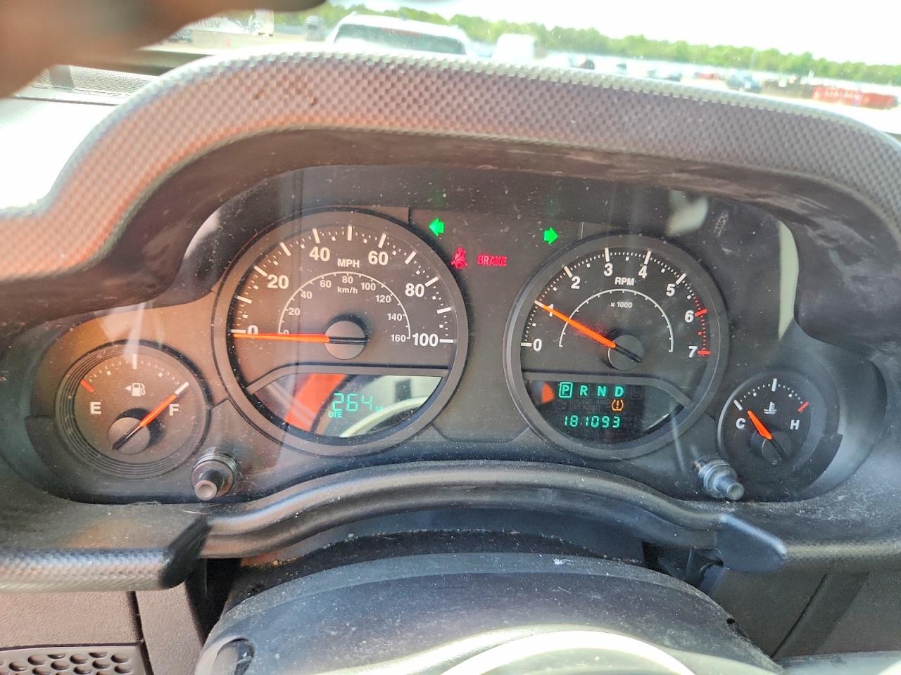 2008 Jeep Wrangler Unlimited X Silver vin: 1J4GA39198L640303