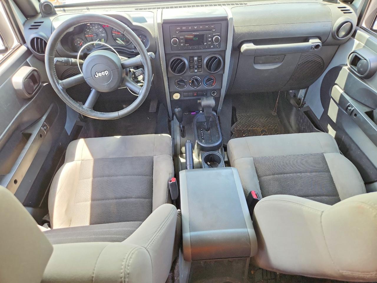 2008 Jeep Wrangler Unlimited X Silver vin: 1J4GA39198L640303