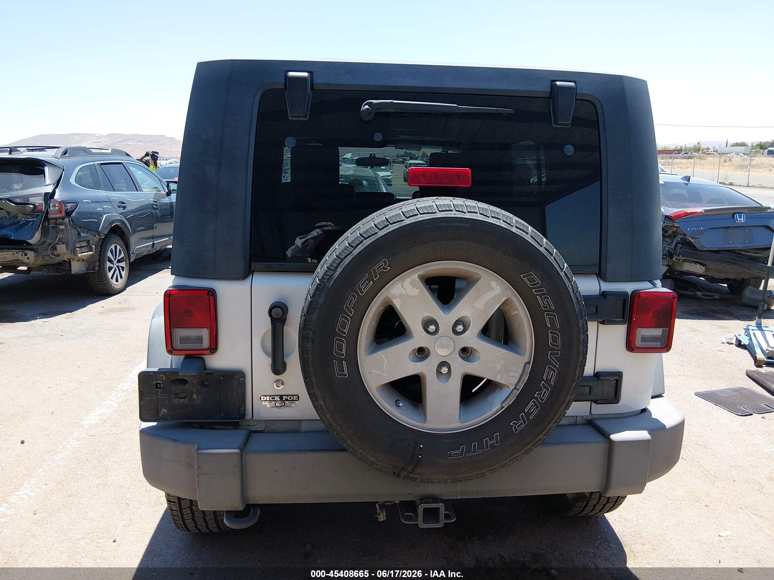 2009 Jeep Wrangler Unlimited X White vin: 1J4GA39199L736174