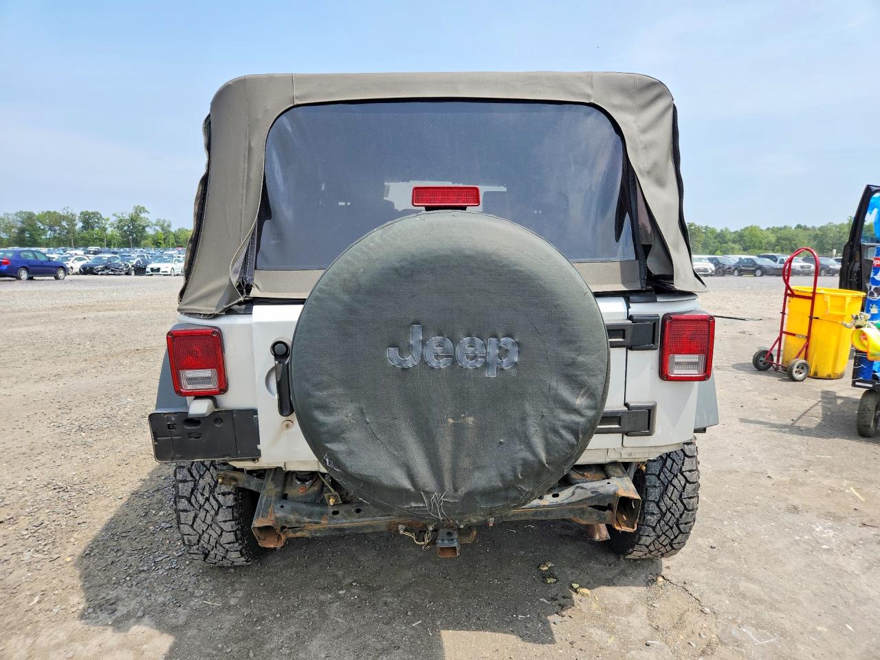 2008 Jeep Wrangler Unlimited X Silver vin: 1J4GA391X8L545197