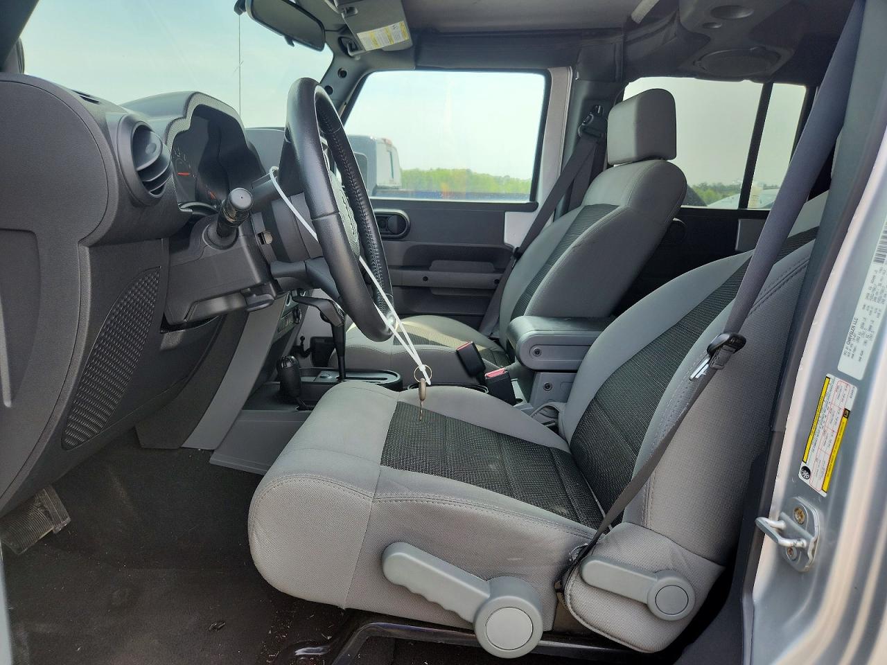 2008 Jeep Wrangler Unlimited X Silver vin: 1J4GA391X8L545197