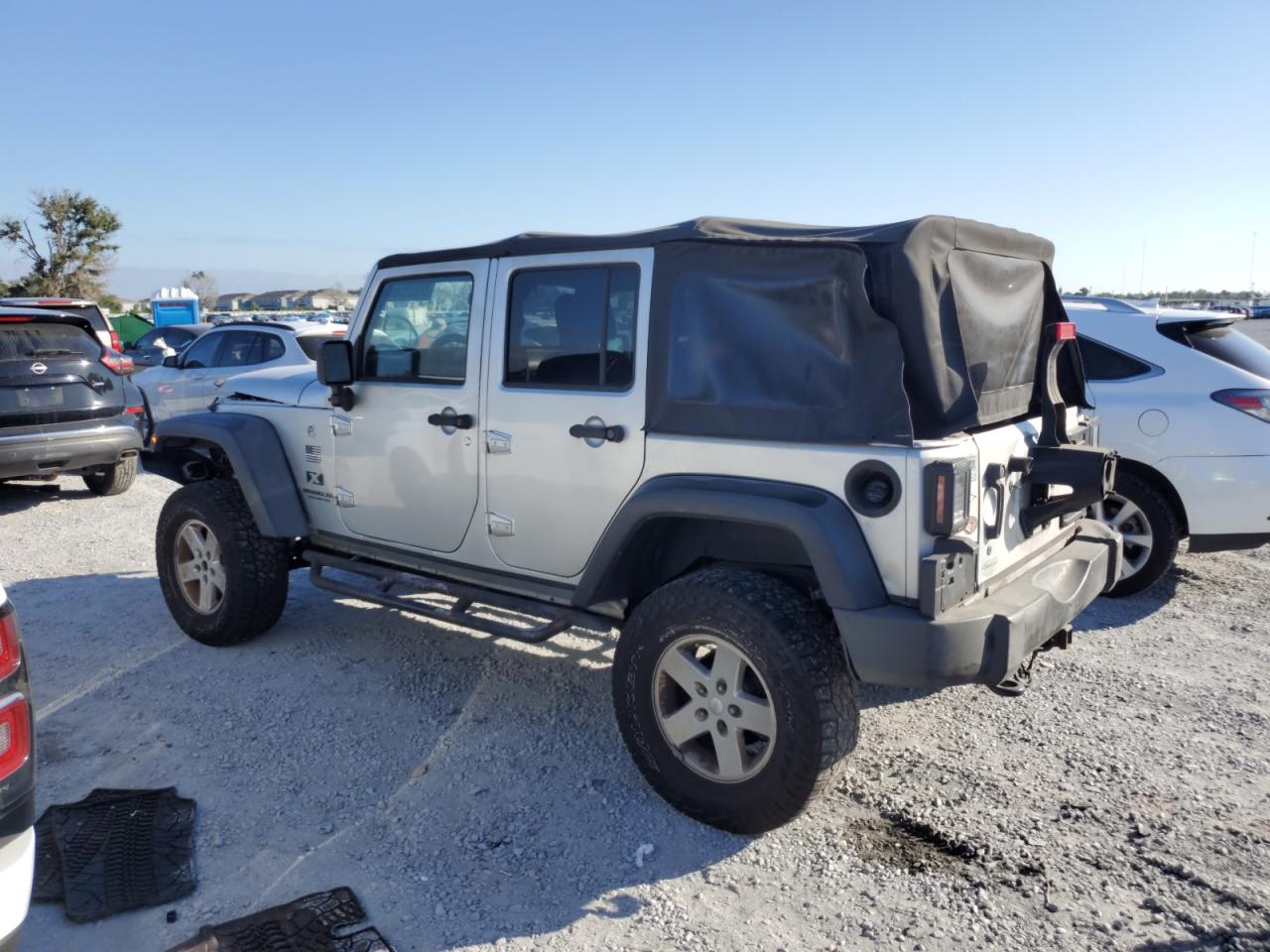 2009 Jeep Wrangler Unlimited X Silver vin: 1J4GA391X9L766008