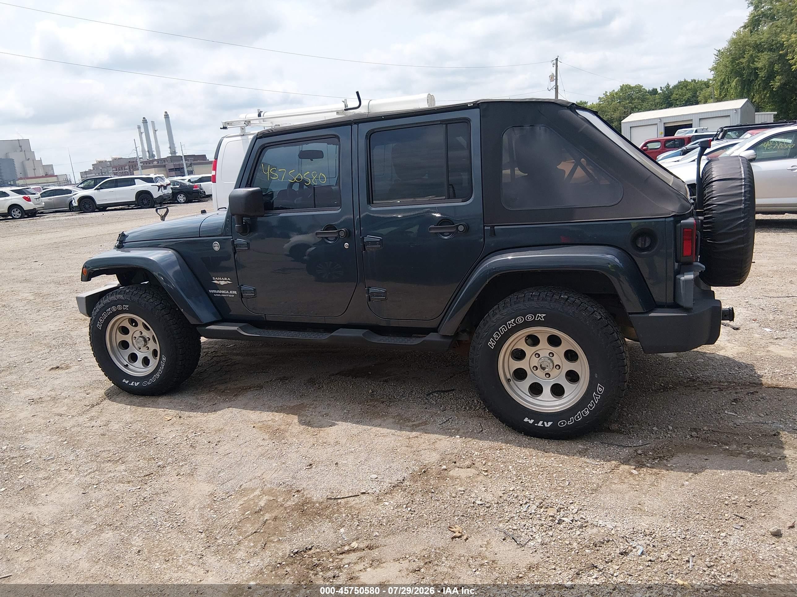 2007 Jeep Wrangler Unlimited Sahara Gray vin: 1J4GA59107L141609