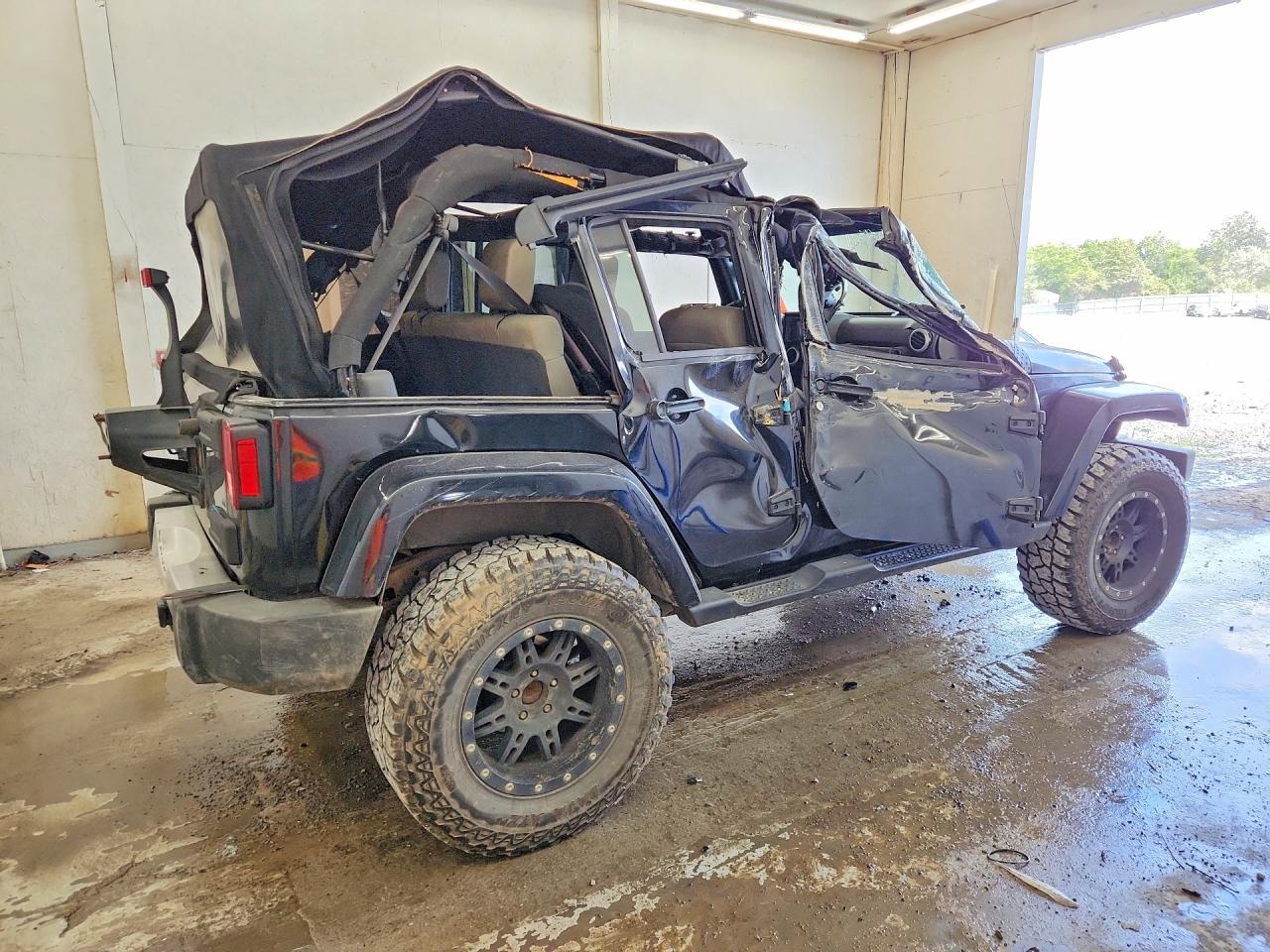 2008 Jeep Wrangler Unlimited Sahara Black vin: 1J4GA59108L532213