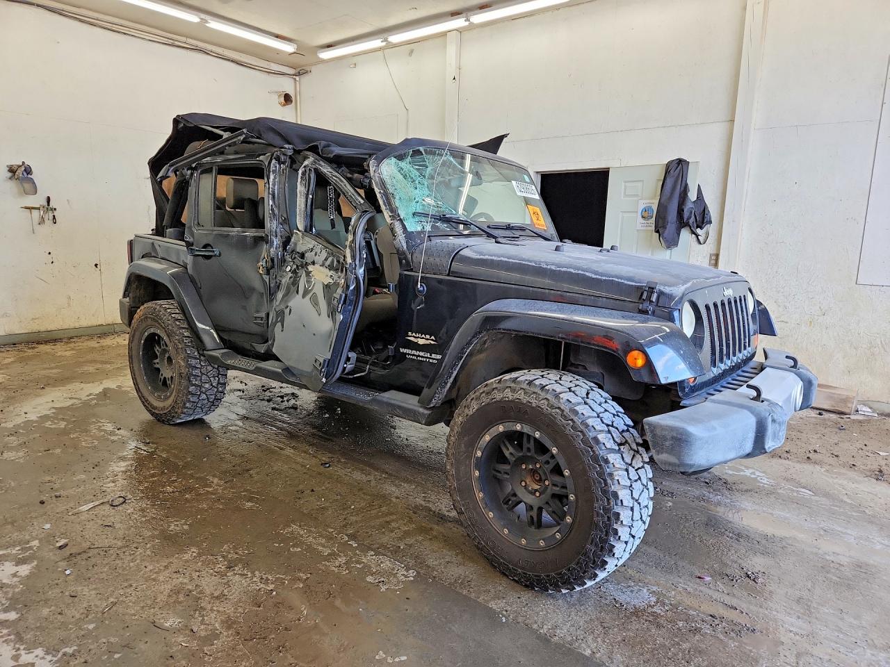 2008 Jeep Wrangler Unlimited Sahara Black vin: 1J4GA59108L532213