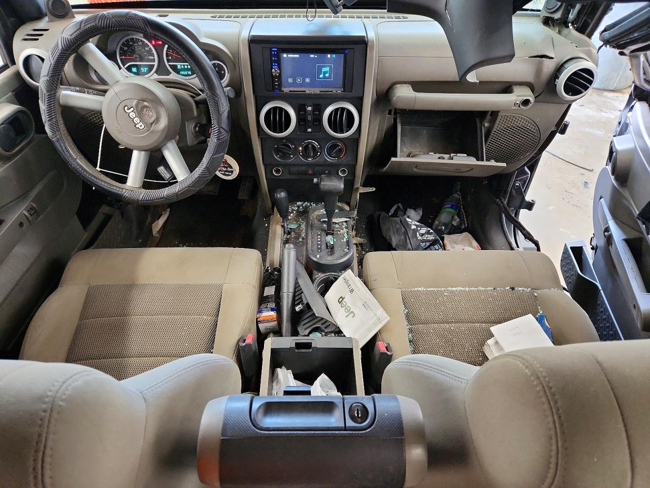 2008 Jeep Wrangler Unlimited Sahara Black vin: 1J4GA59108L532213