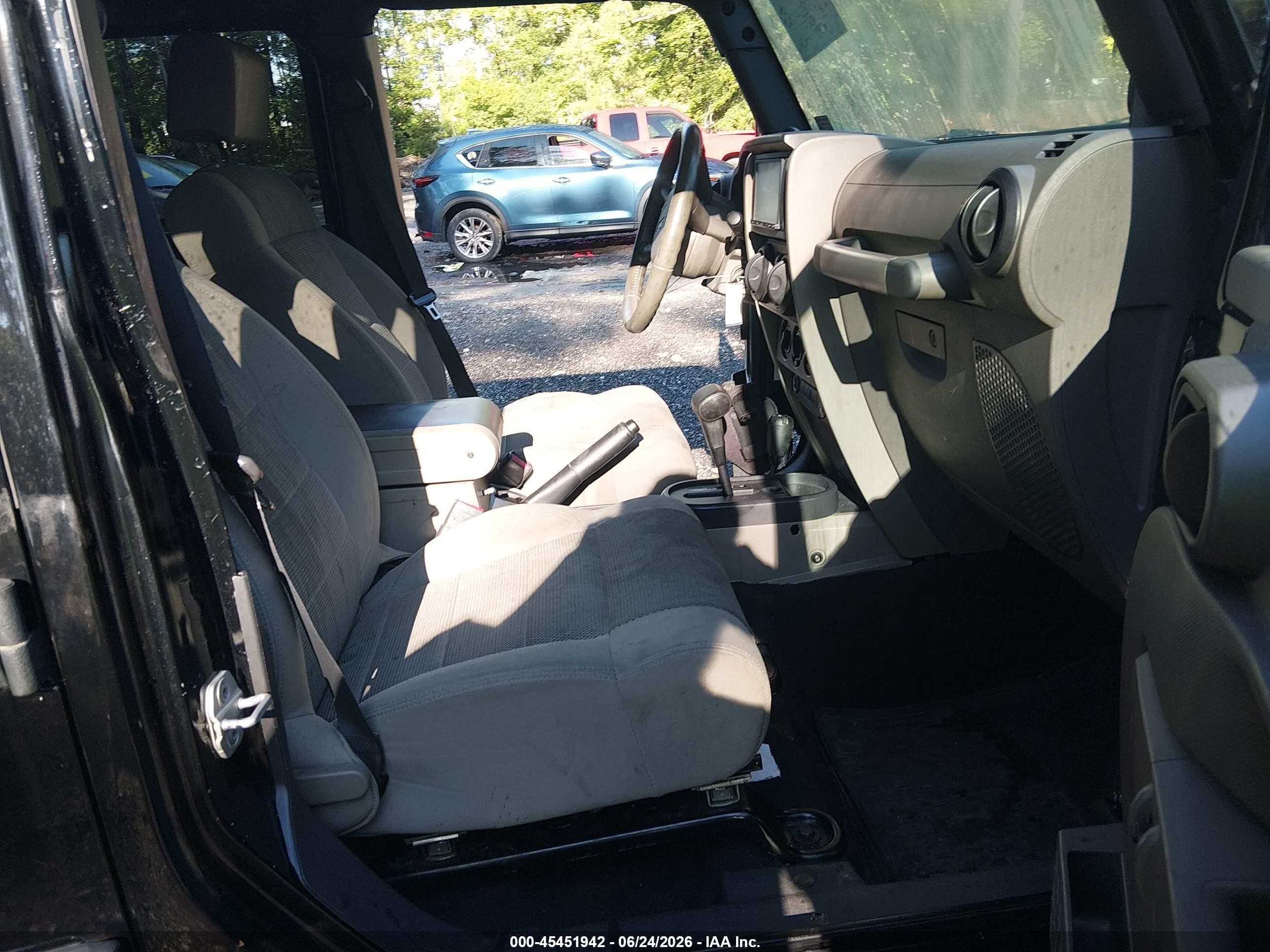 2007 Jeep Wrangler Unlimited Sahara Black vin: 1J4GA59117L118243
