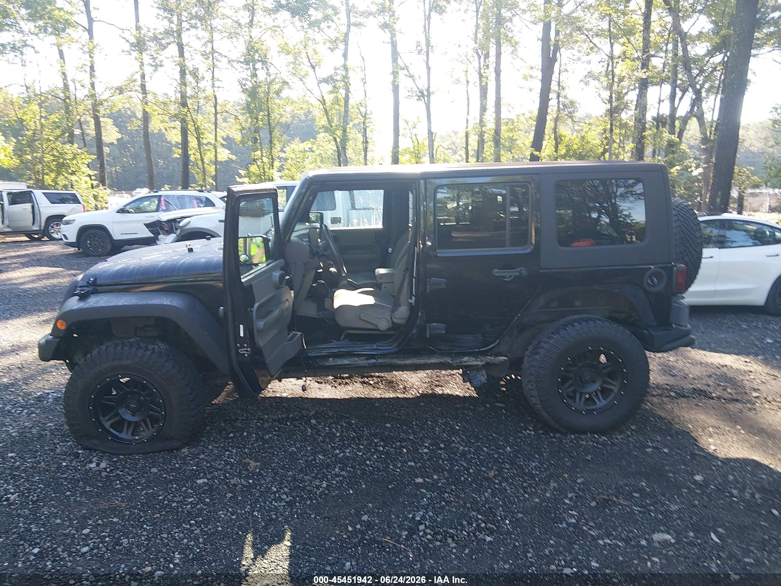 2007 Jeep Wrangler Unlimited Sahara Black vin: 1J4GA59117L118243