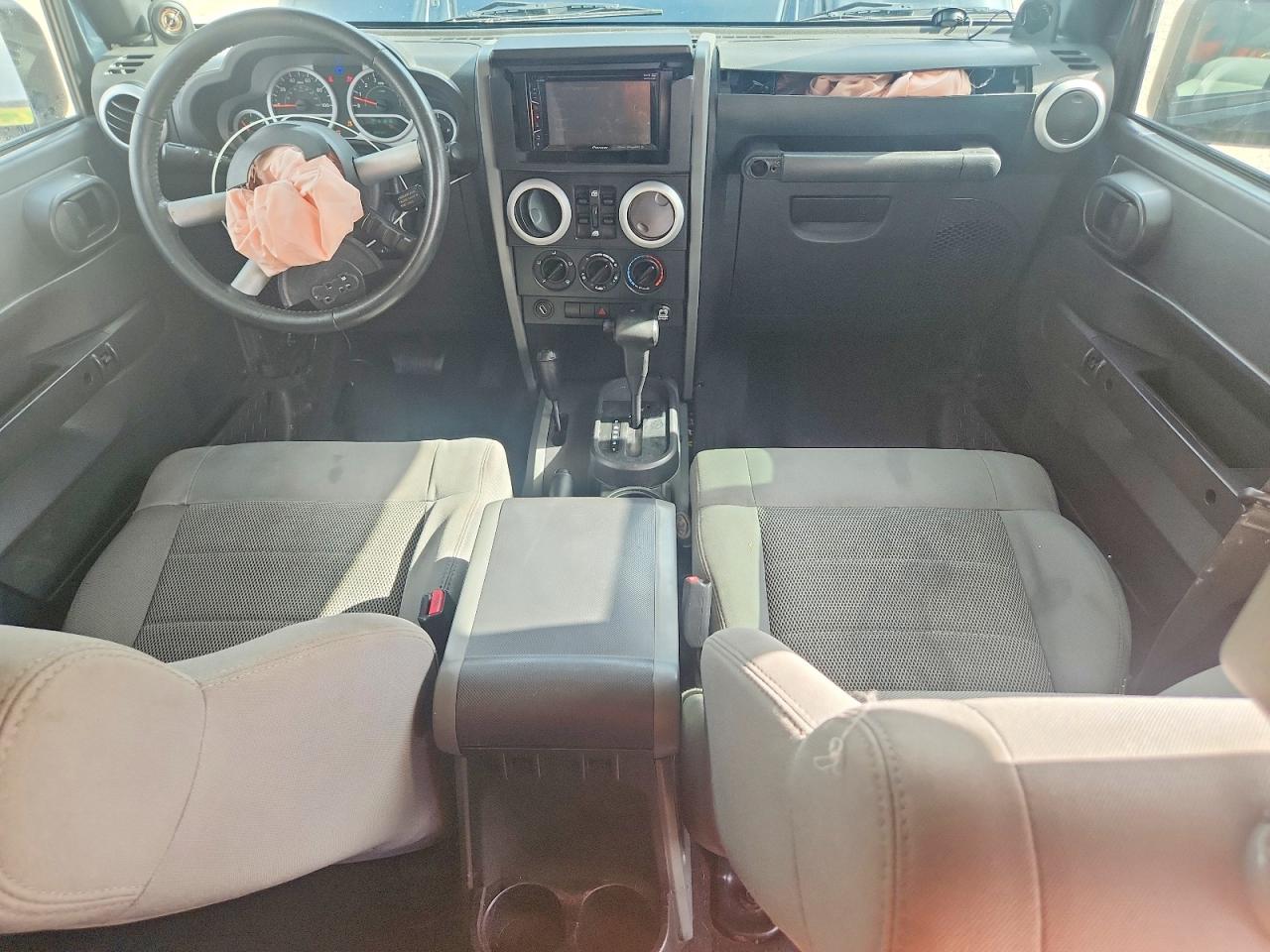 2008 Jeep Wrangler Unlimited Sahara Gray vin: 1J4GA59118L595689