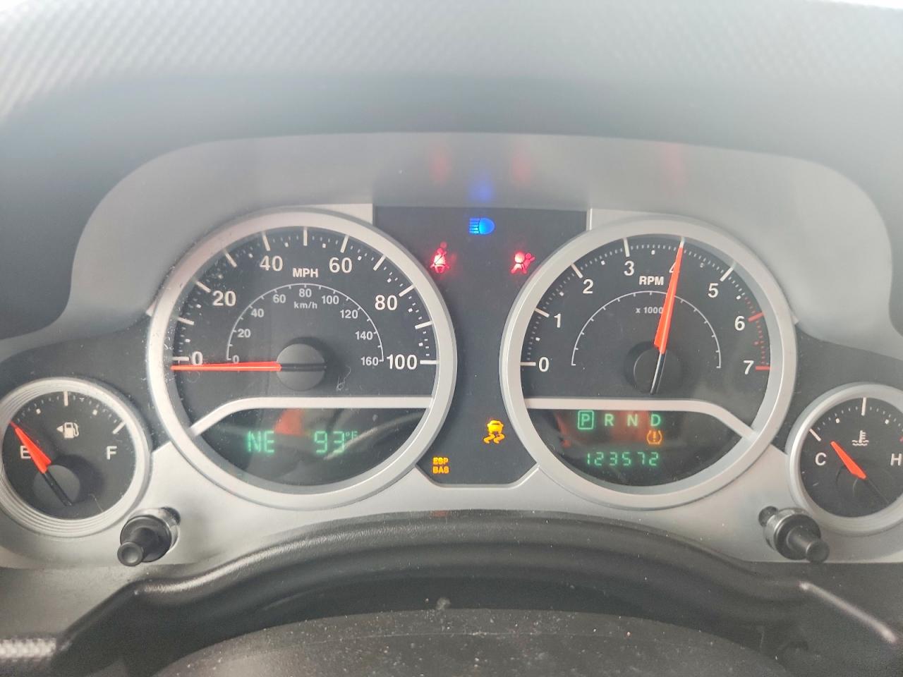 2008 Jeep Wrangler Unlimited Sahara Gray vin: 1J4GA59118L595689
