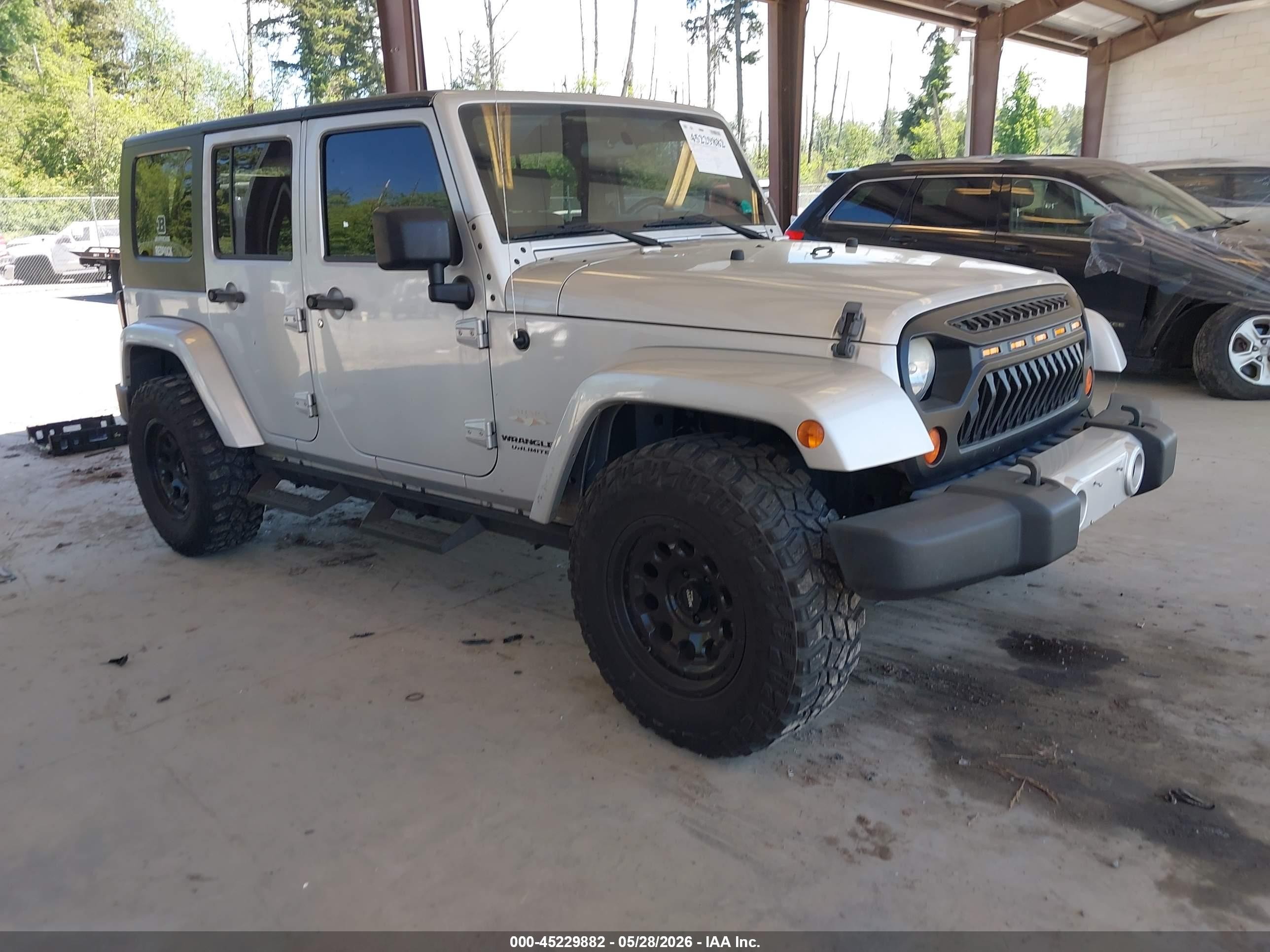2008 Jeep Wrangler Unlimited Sahara Серебряный vin: 1J4GA59118L623023