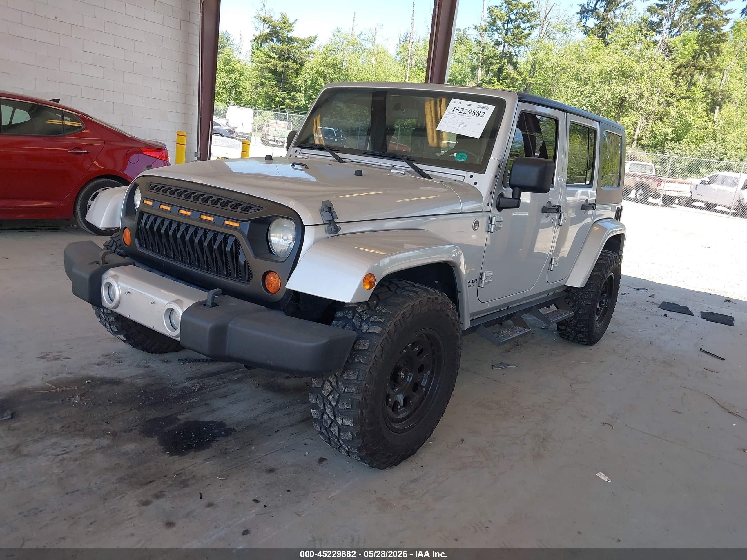 2008 Jeep Wrangler Unlimited Sahara Серебряный vin: 1J4GA59118L623023