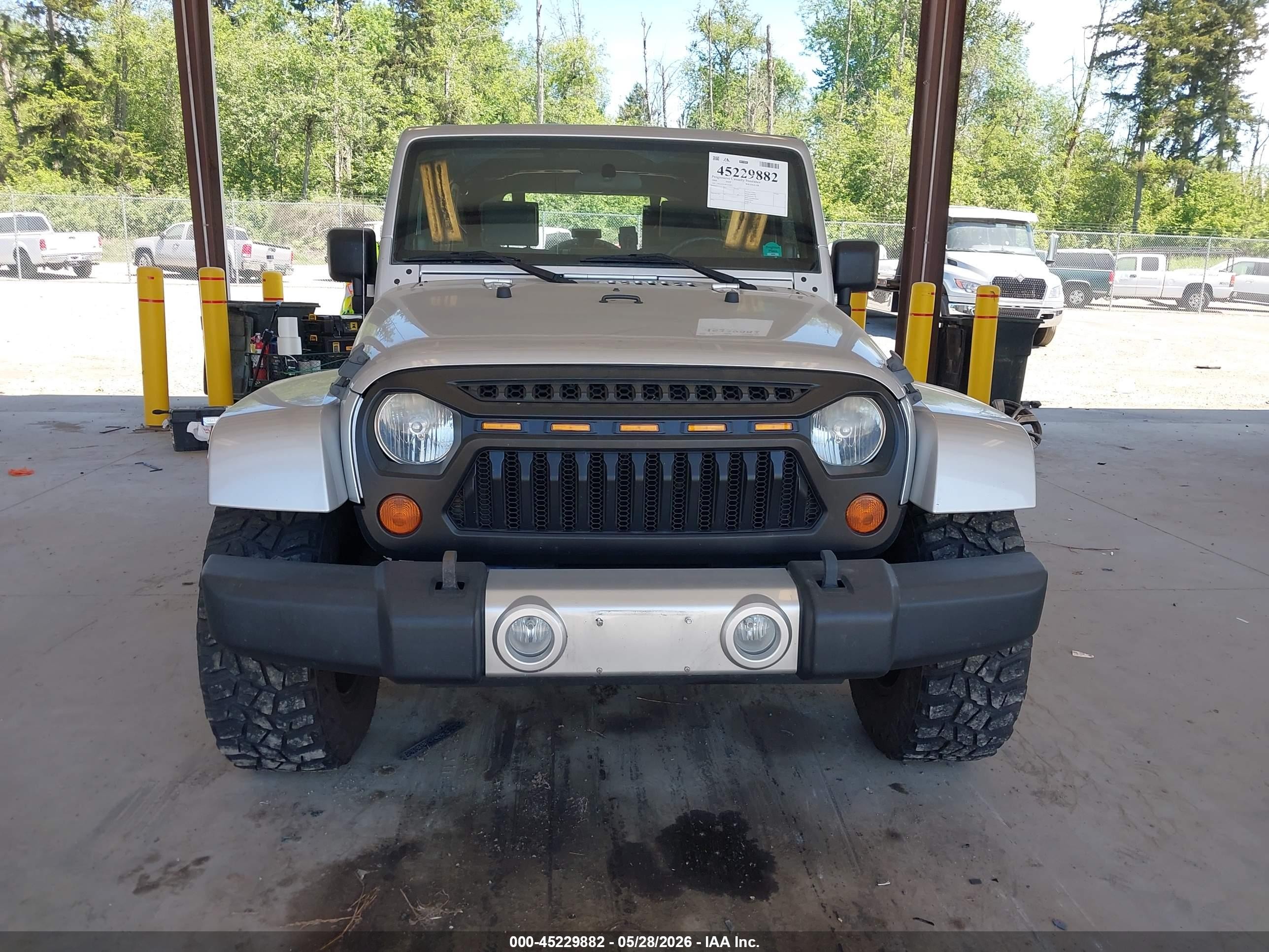 2008 Jeep Wrangler Unlimited Sahara Серебряный vin: 1J4GA59118L623023