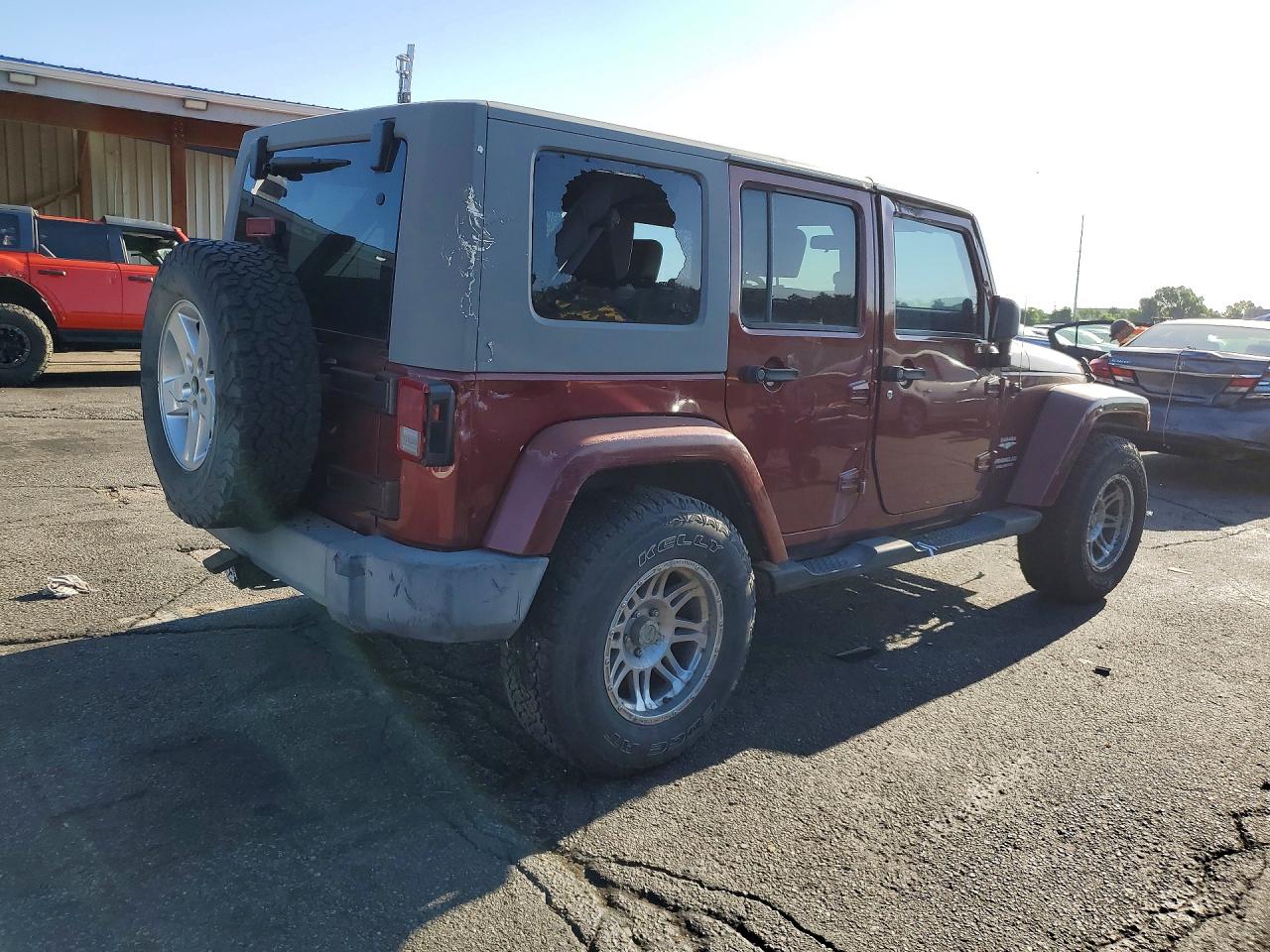 2007 Jeep Wrangler Sahara Burgundy vin: 1J4GA59127L146309