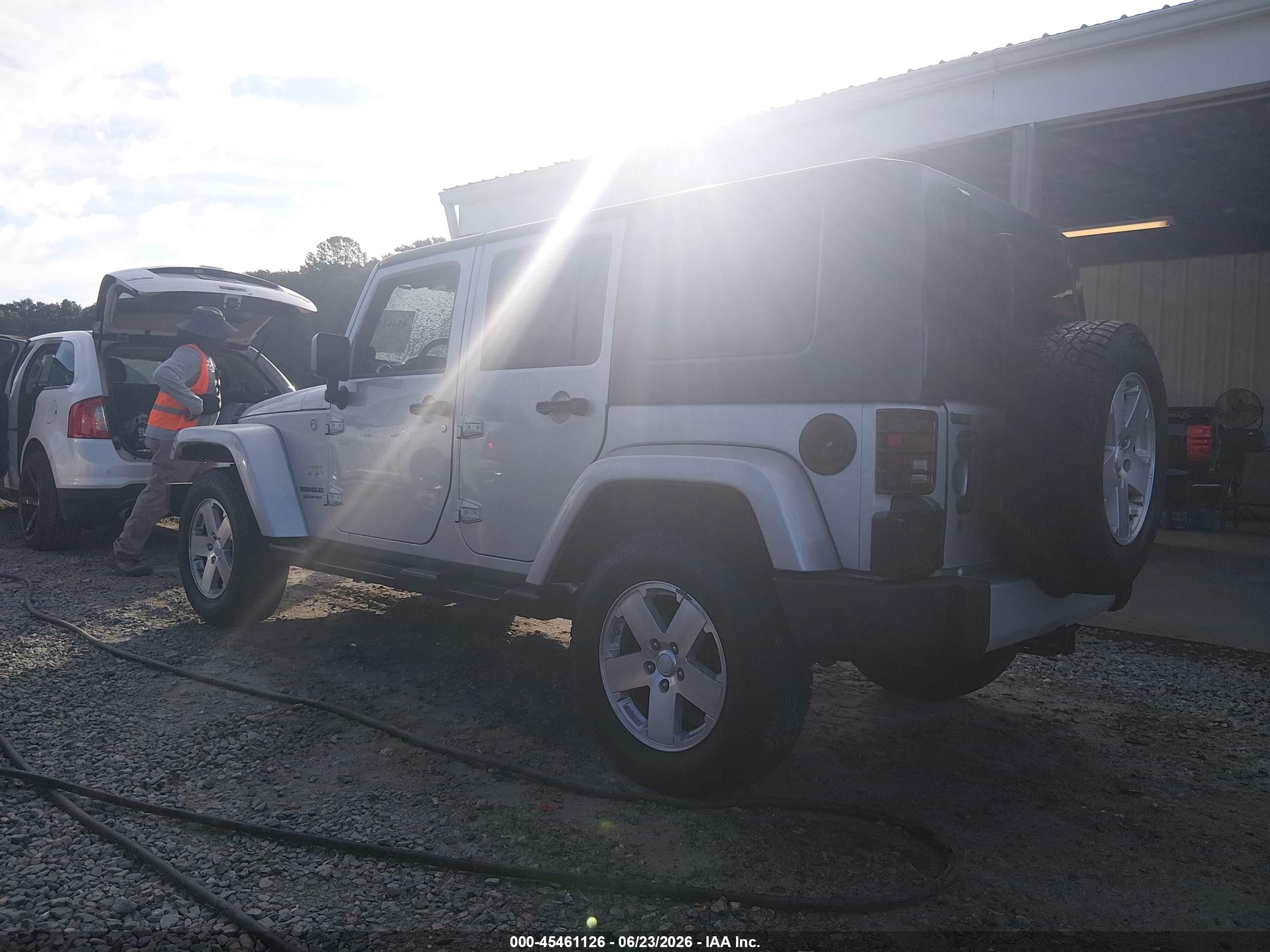 2008 Jeep Wrangler Unlimited Sahara Gray vin: 1J4GA59128L587309
