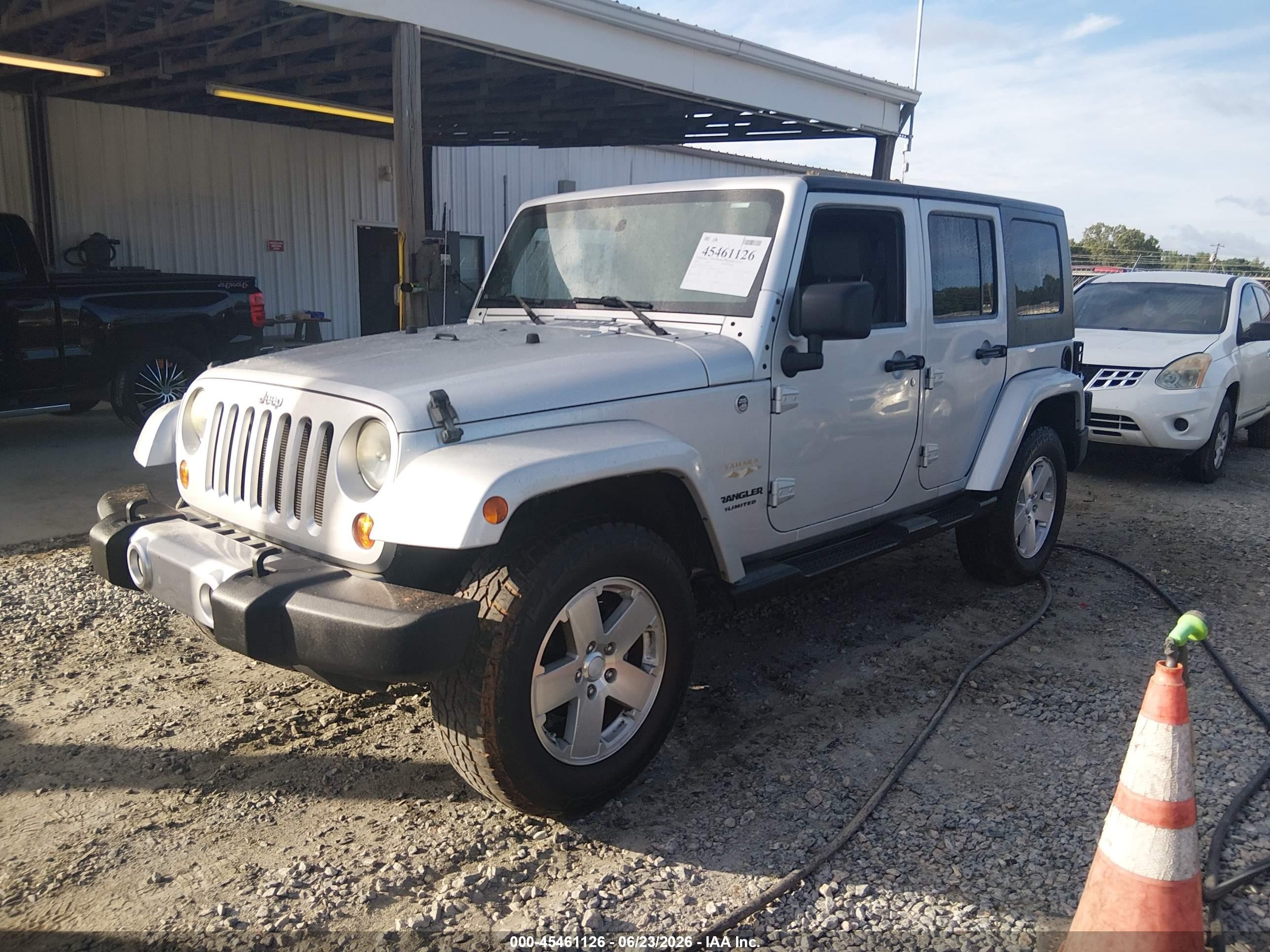 2008 Jeep Wrangler Unlimited Sahara Gray vin: 1J4GA59128L587309