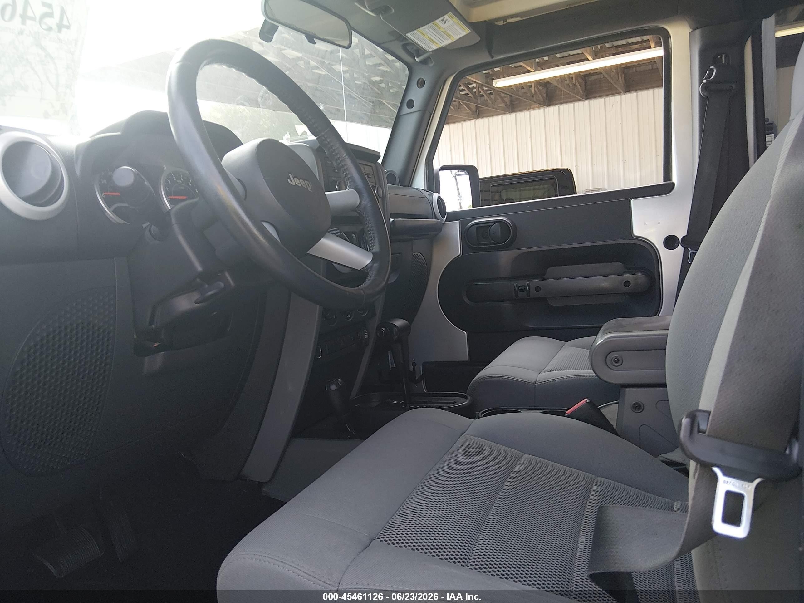 2008 Jeep Wrangler Unlimited Sahara Gray vin: 1J4GA59128L587309