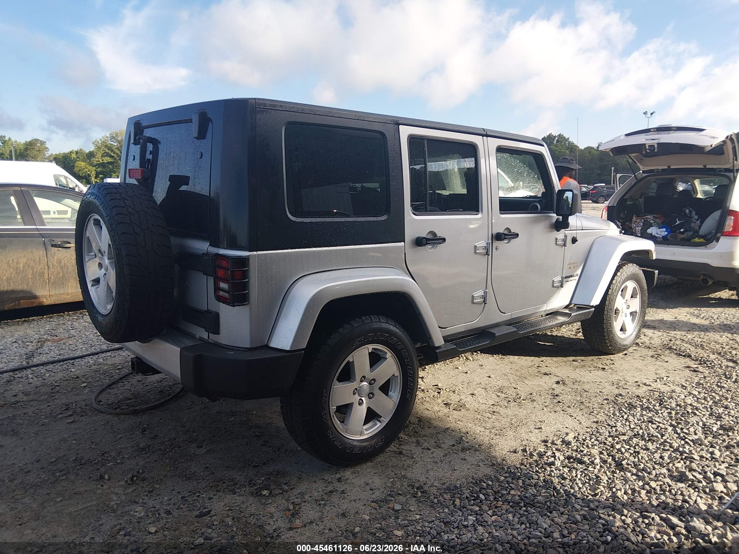 2008 Jeep Wrangler Unlimited Sahara Gray vin: 1J4GA59128L587309