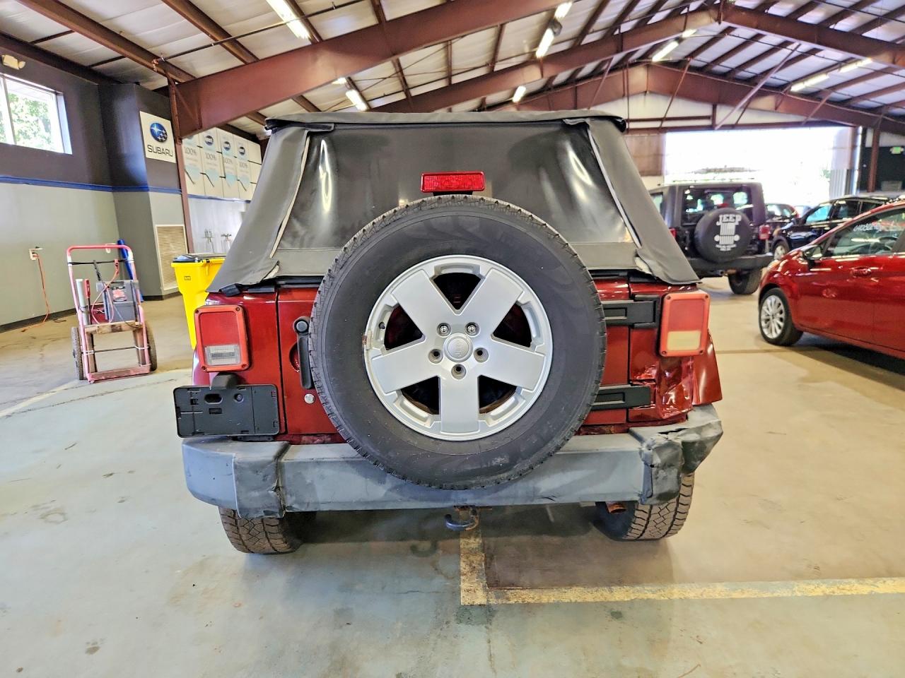2007 Jeep Wrangler Sahara Red vin: 1J4GA59137L211765