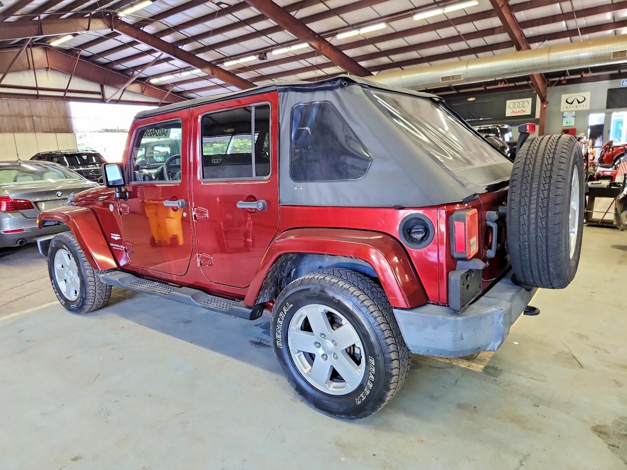 2007 Jeep Wrangler Sahara Red vin: 1J4GA59137L211765