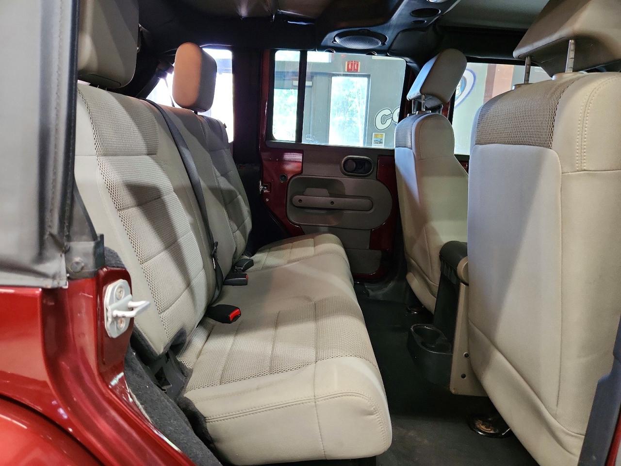 2007 Jeep Wrangler Sahara Red vin: 1J4GA59137L211765