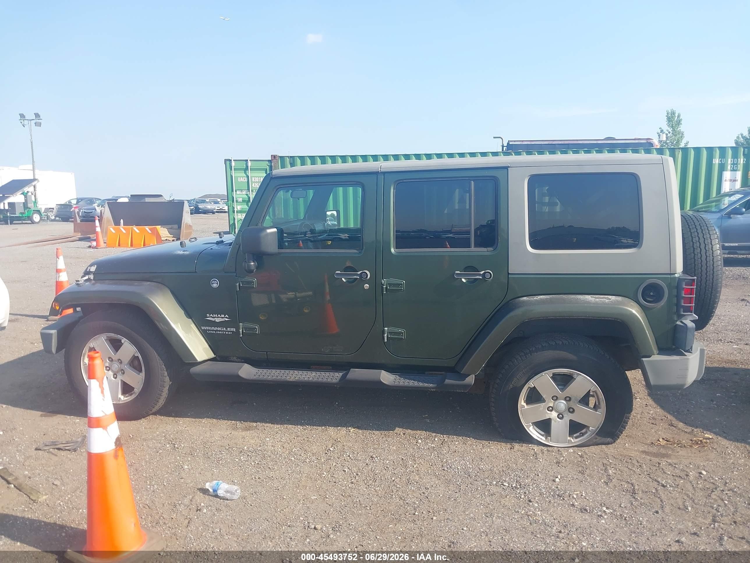 2008 Jeep Wrangler Unlimited Sahara Green vin: 1J4GA59138L562290