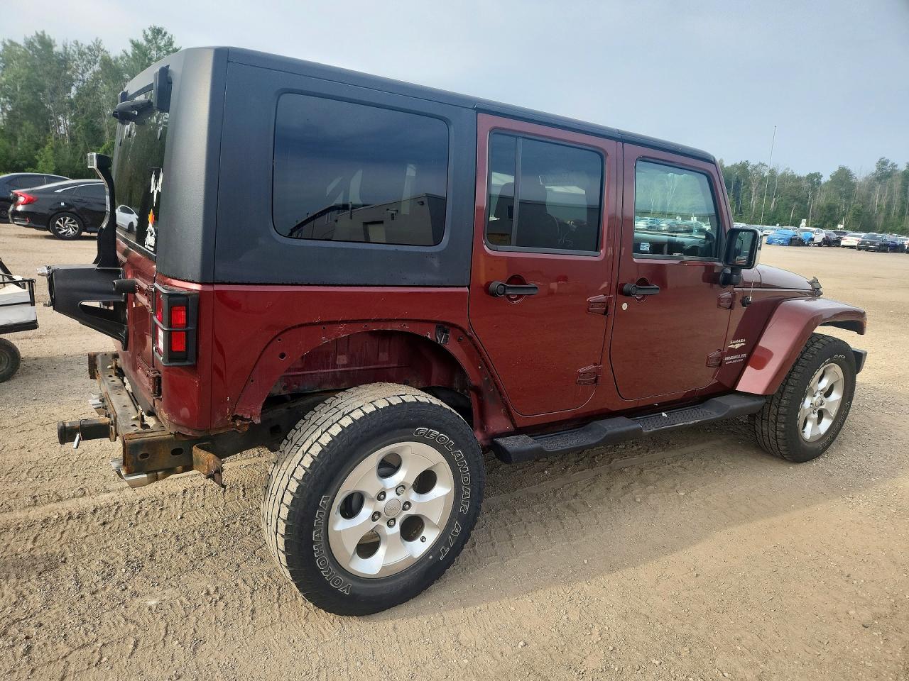 2008 Jeep Wrangler Unlimited Sahara Red vin: 1J4GA59138L634377