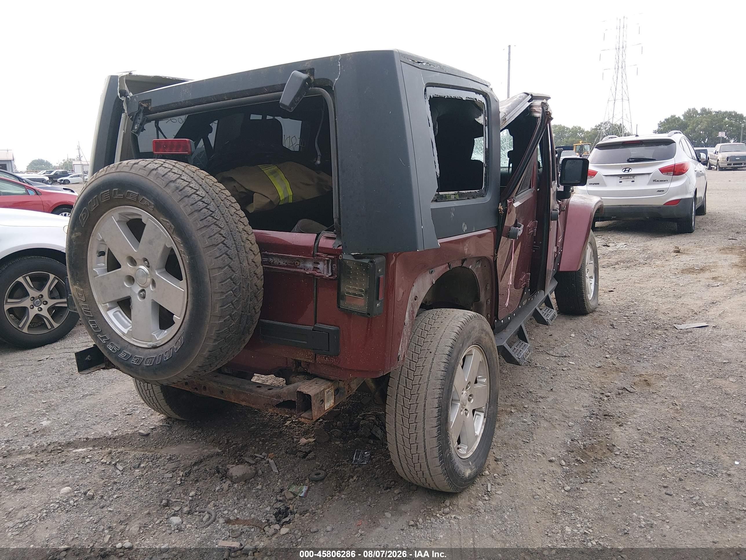 2008 Jeep Wrangler Unlimited Sahara Темно-бордовый vin: 1J4GA59138L644326
