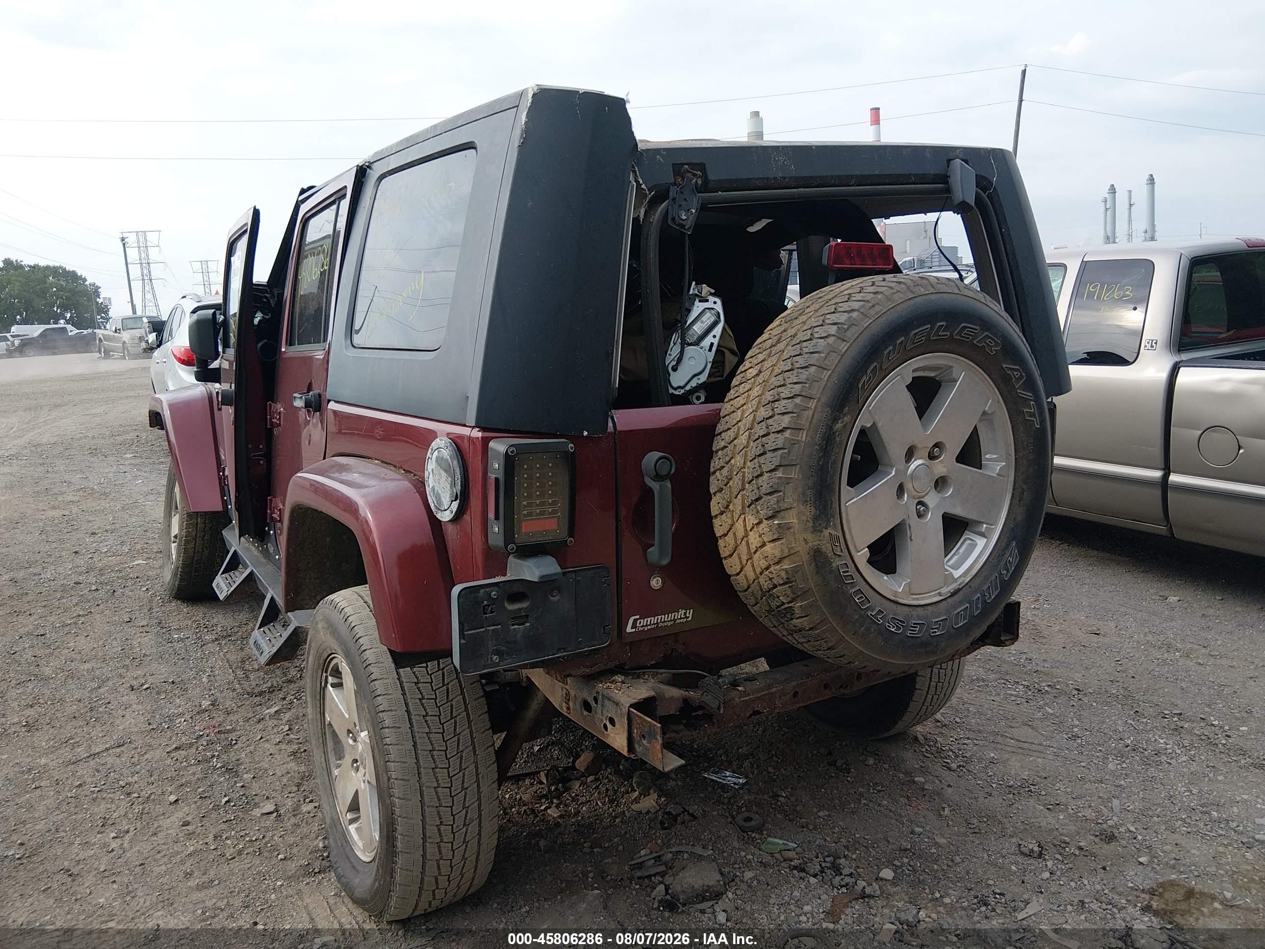 2008 Jeep Wrangler Unlimited Sahara Темно-бордовый vin: 1J4GA59138L644326
