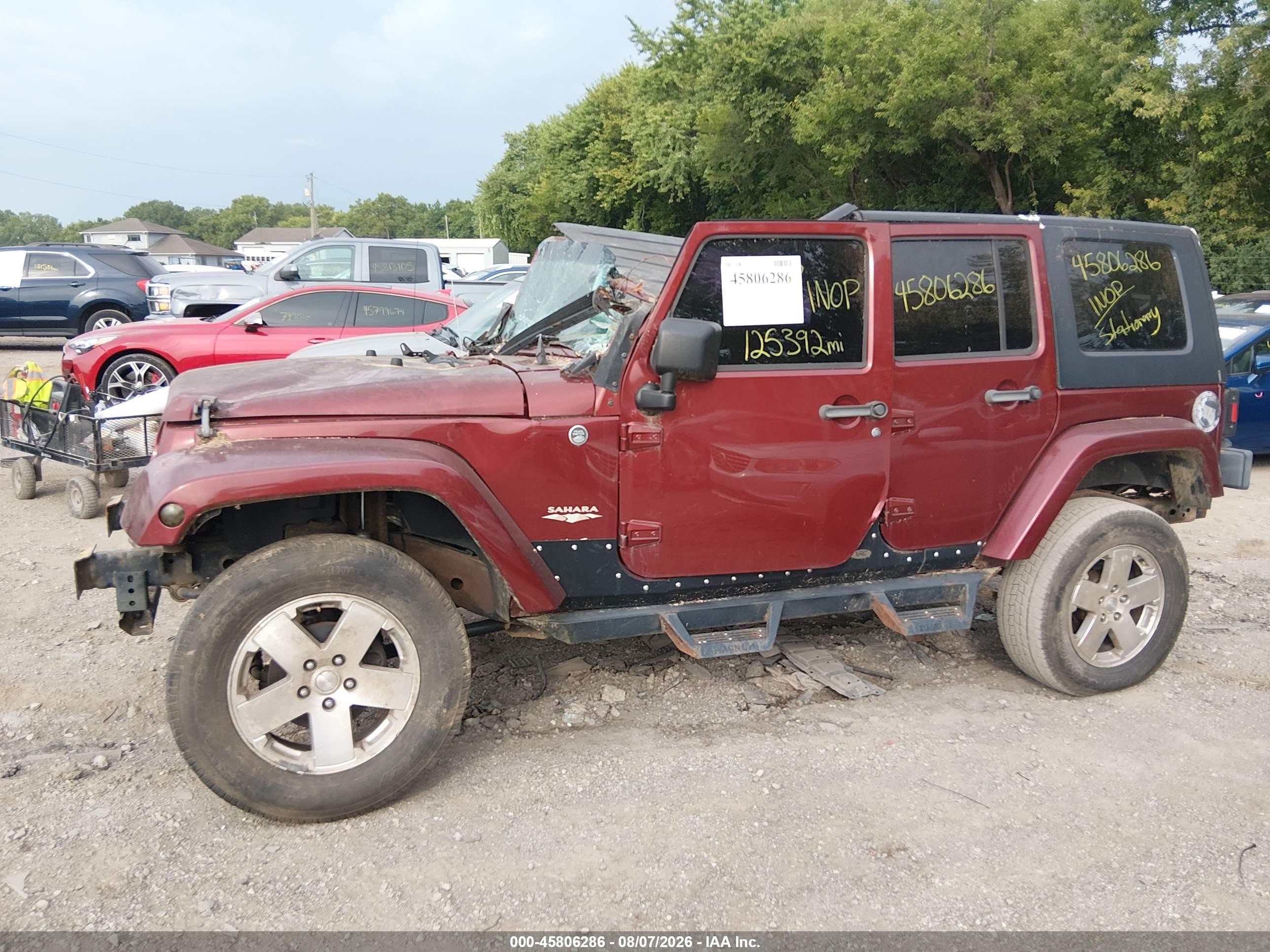 2008 Jeep Wrangler Unlimited Sahara Темно-бордовый vin: 1J4GA59138L644326