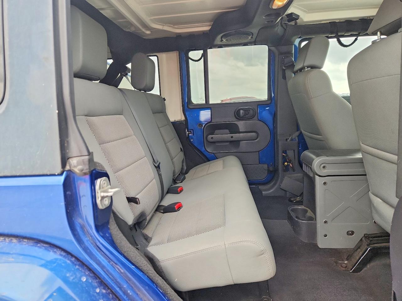2009 Jeep Wrangler Unlimited Sahara Blue vin: 1J4GA59139L769702