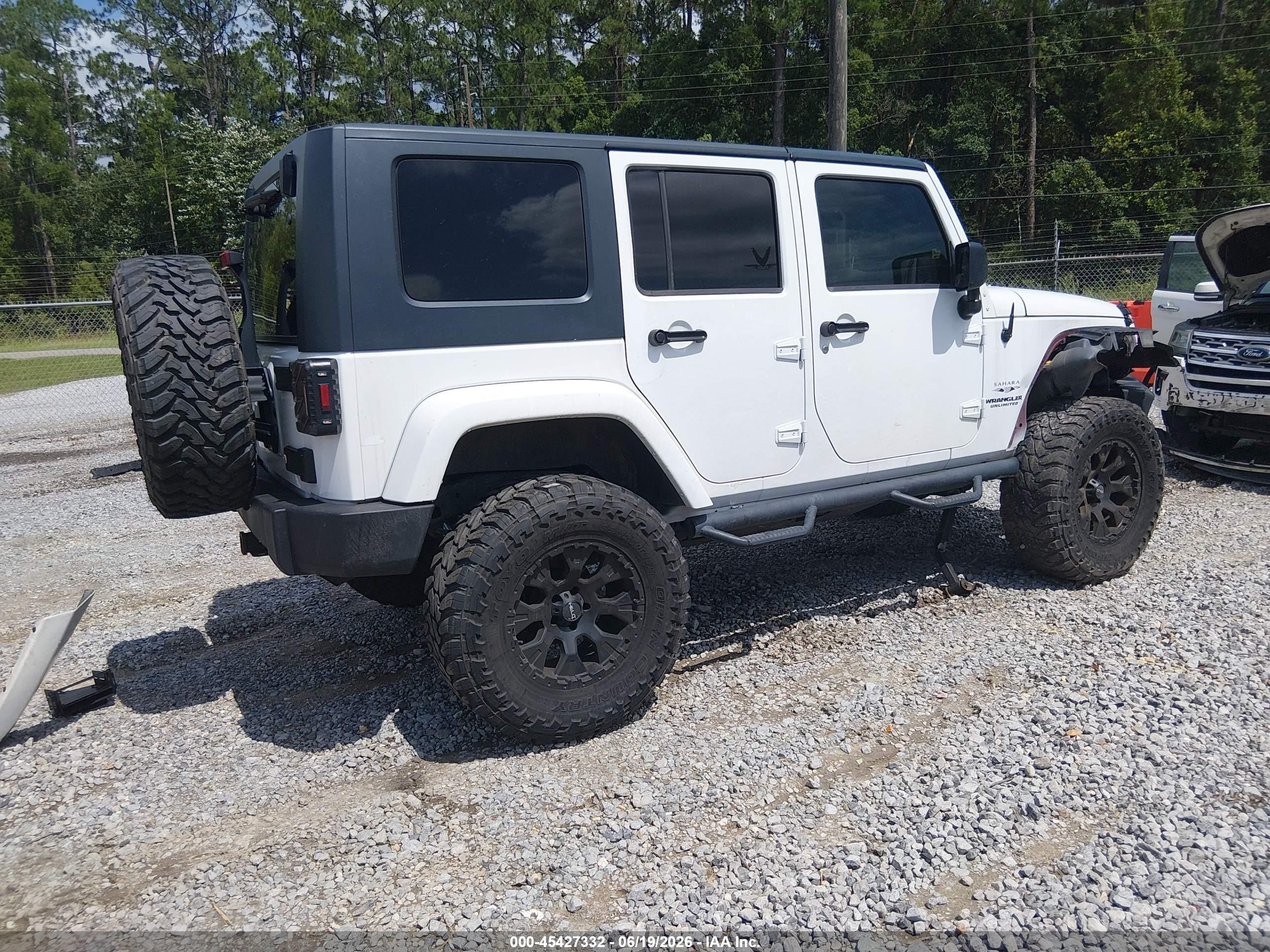 2007 Jeep Wrangler Unlimited Sahara White vin: 1J4GA59147L140513
