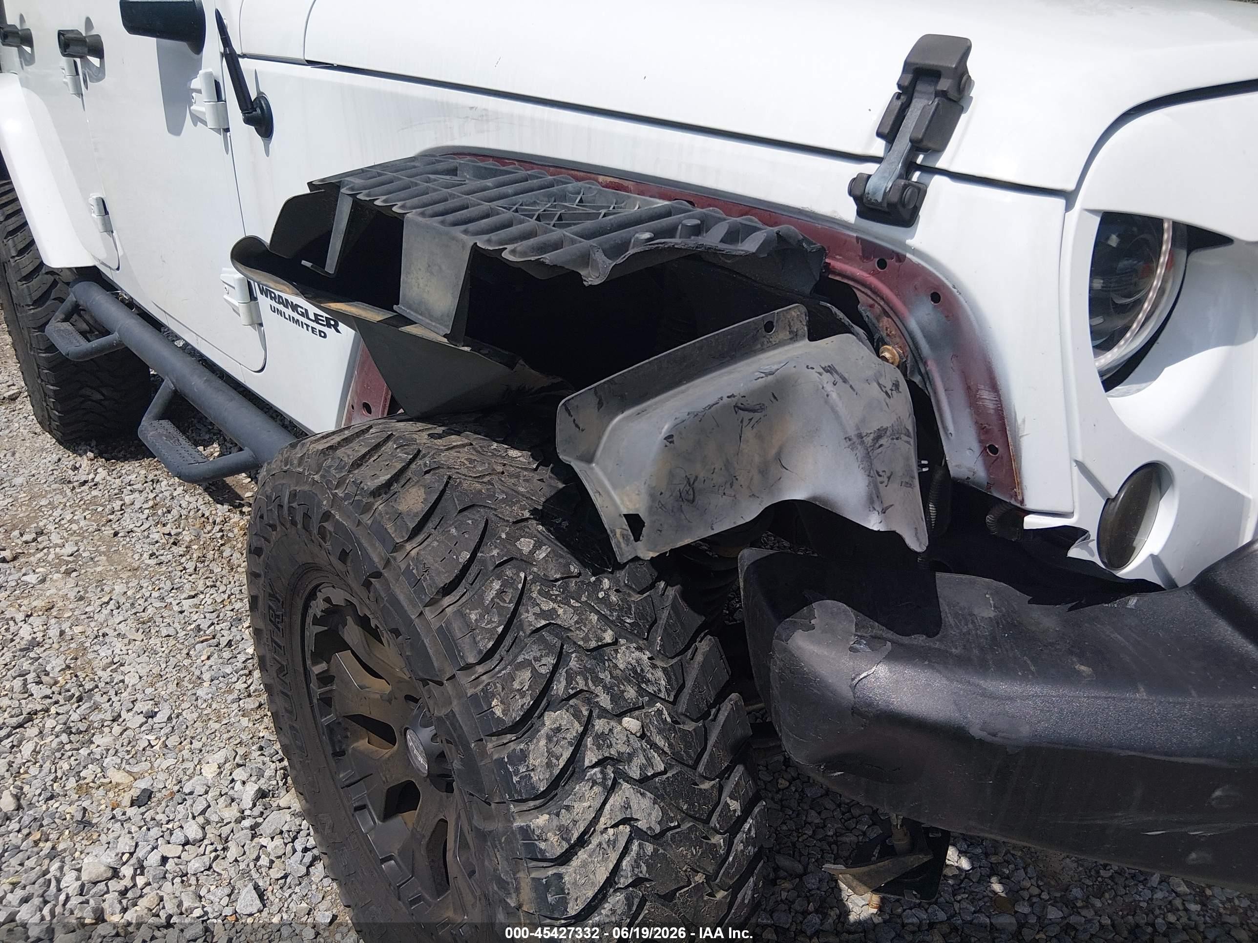 2007 Jeep Wrangler Unlimited Sahara White vin: 1J4GA59147L140513