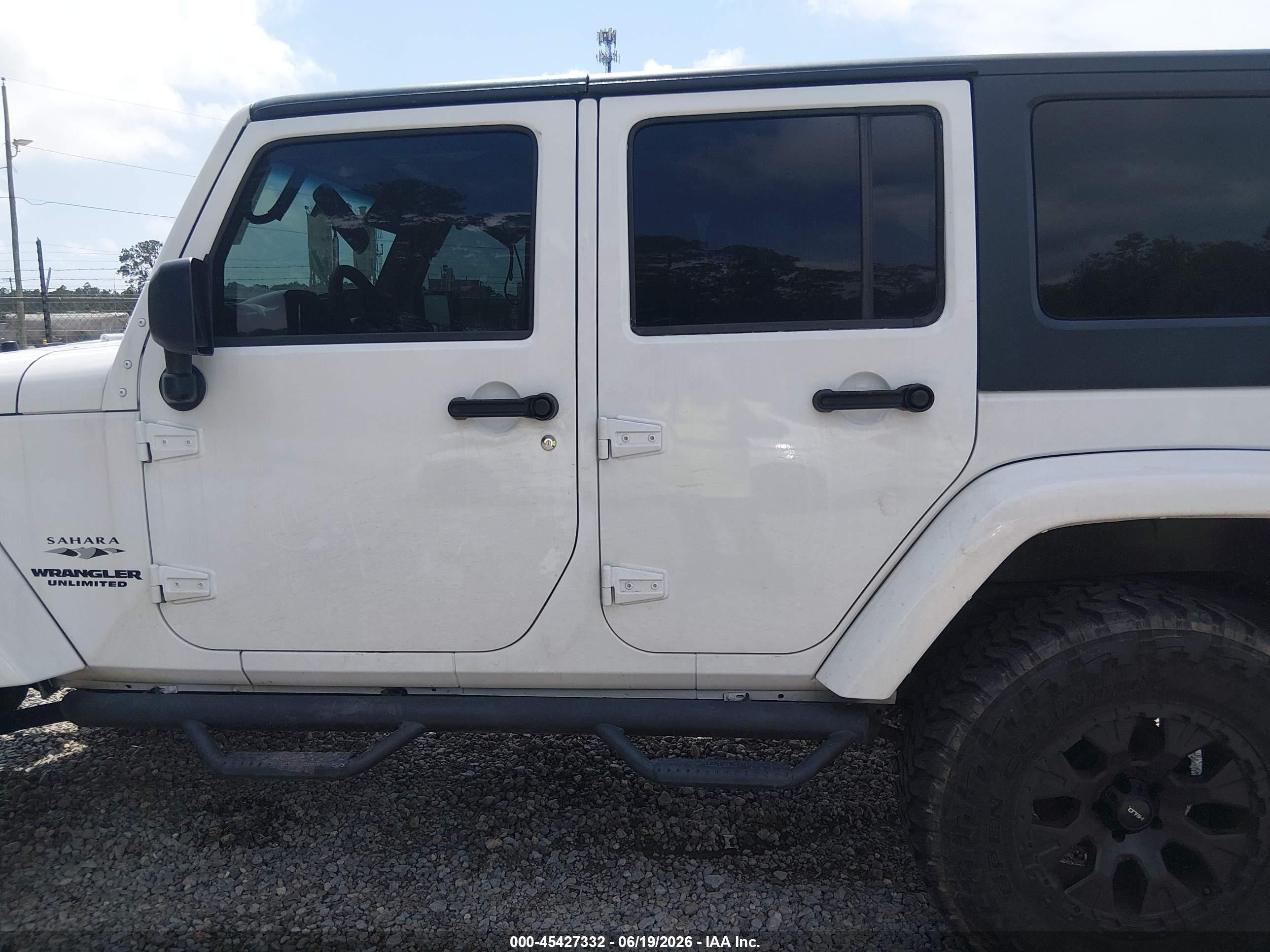 2007 Jeep Wrangler Unlimited Sahara White vin: 1J4GA59147L140513